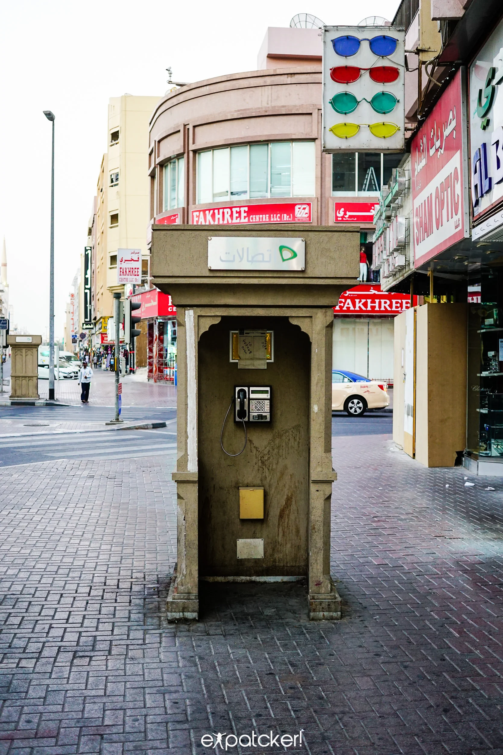 Phone boots? really? do they still exist? Sony a7r2 - Sigma 30mm f2.8