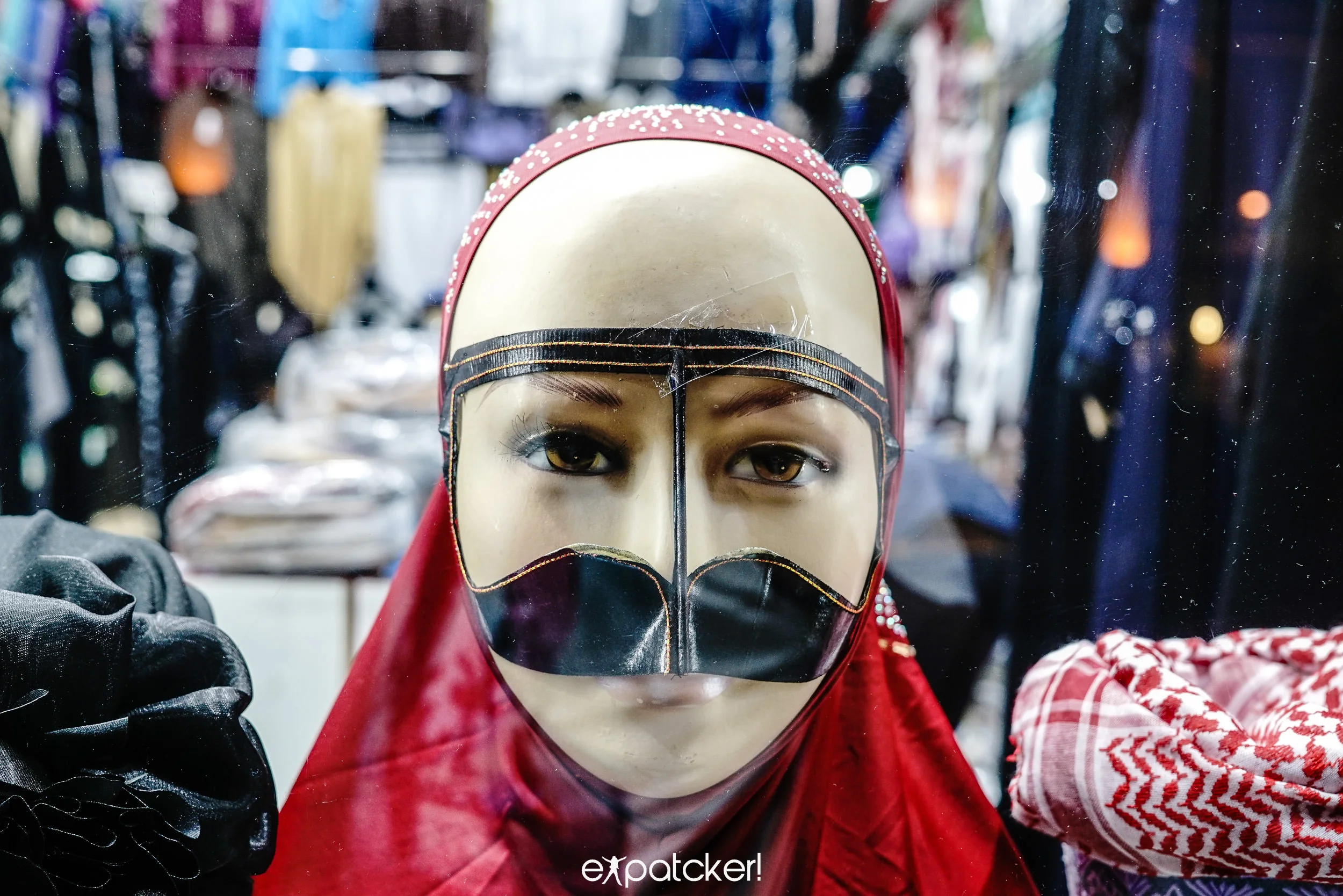 Mask. Sony a7r2 - Sigma 30mm f2.8