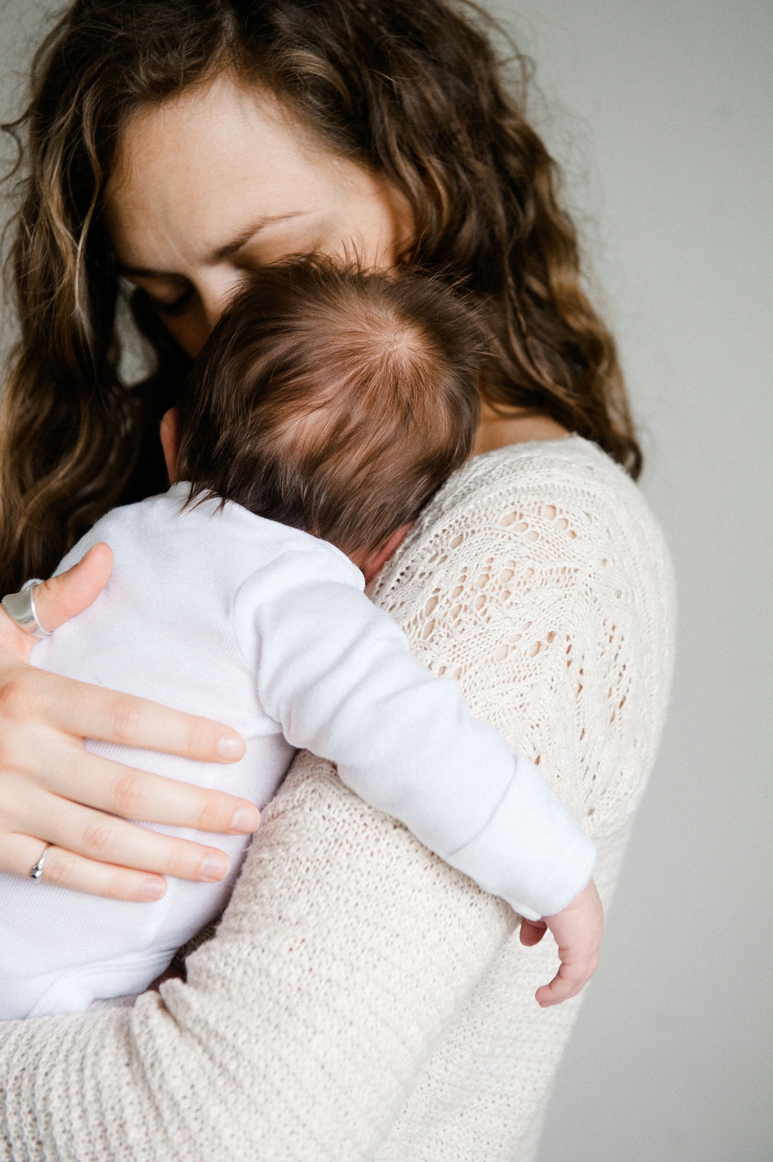Lifestyle newborn photographer in Washington DC, Virginia. Sessions done in home.