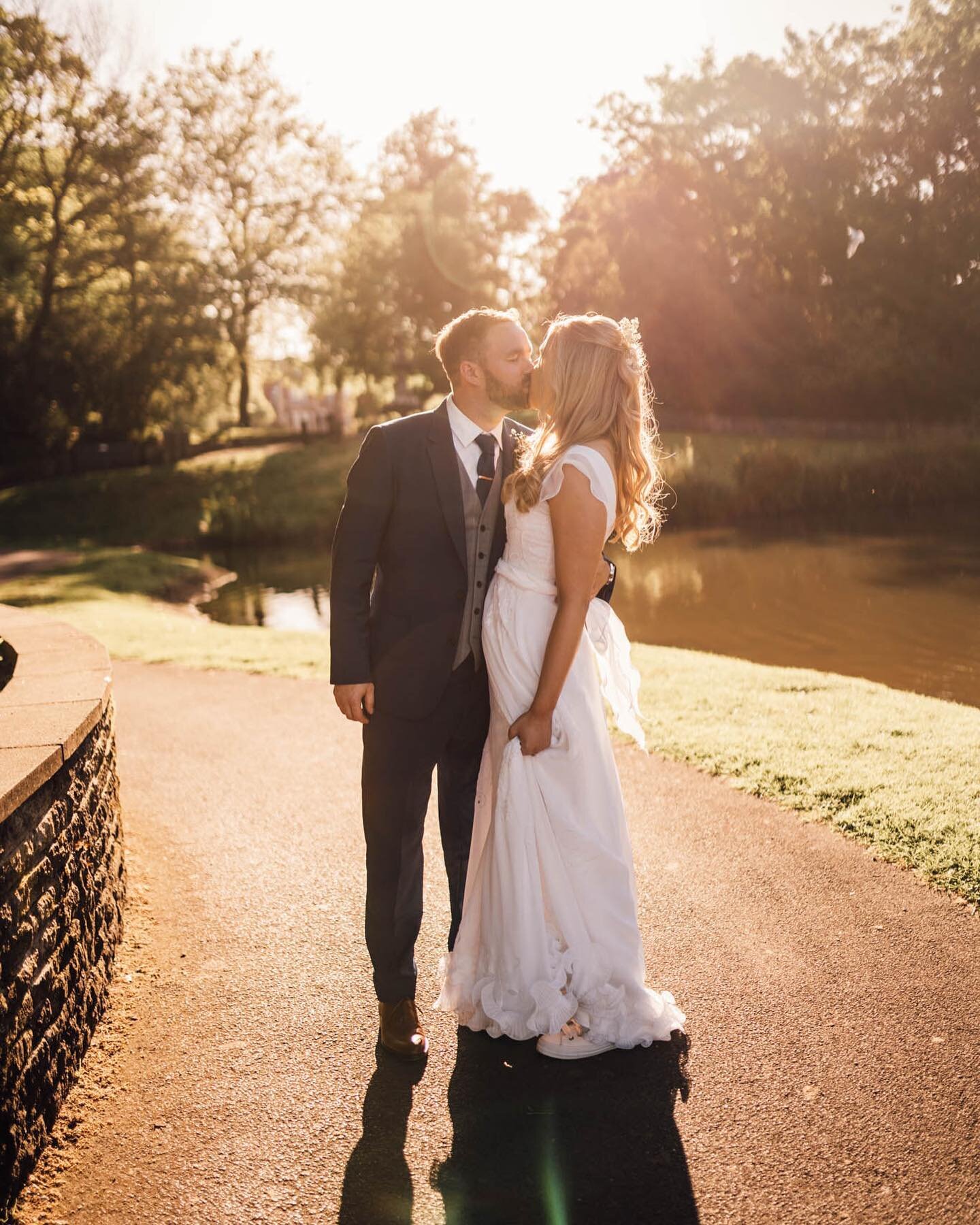 Felicity &amp; Jake and this light! 🤍

#weddingphotographer #weddingphotography #lookslikefilm #realwedding #lookslikefilmweddings #loveintentionally #weddingdress #brideandgroom #engaged #wedphotoinspiration #weddinginspiration #theweddingbliss #an