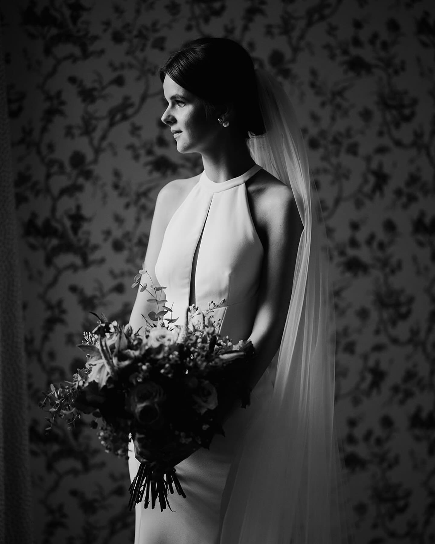 B+W 🫶🏼

@hereinthecountry_ @justjames94 

venue / @healeybarn 

#weddingphotographer #weddingphotography #lookslikefilm #realwedding #lookslikefilmweddings #loveintentionally #weddingdress #brideandgroom #engaged #wedphotoinspiration #weddinginspir
