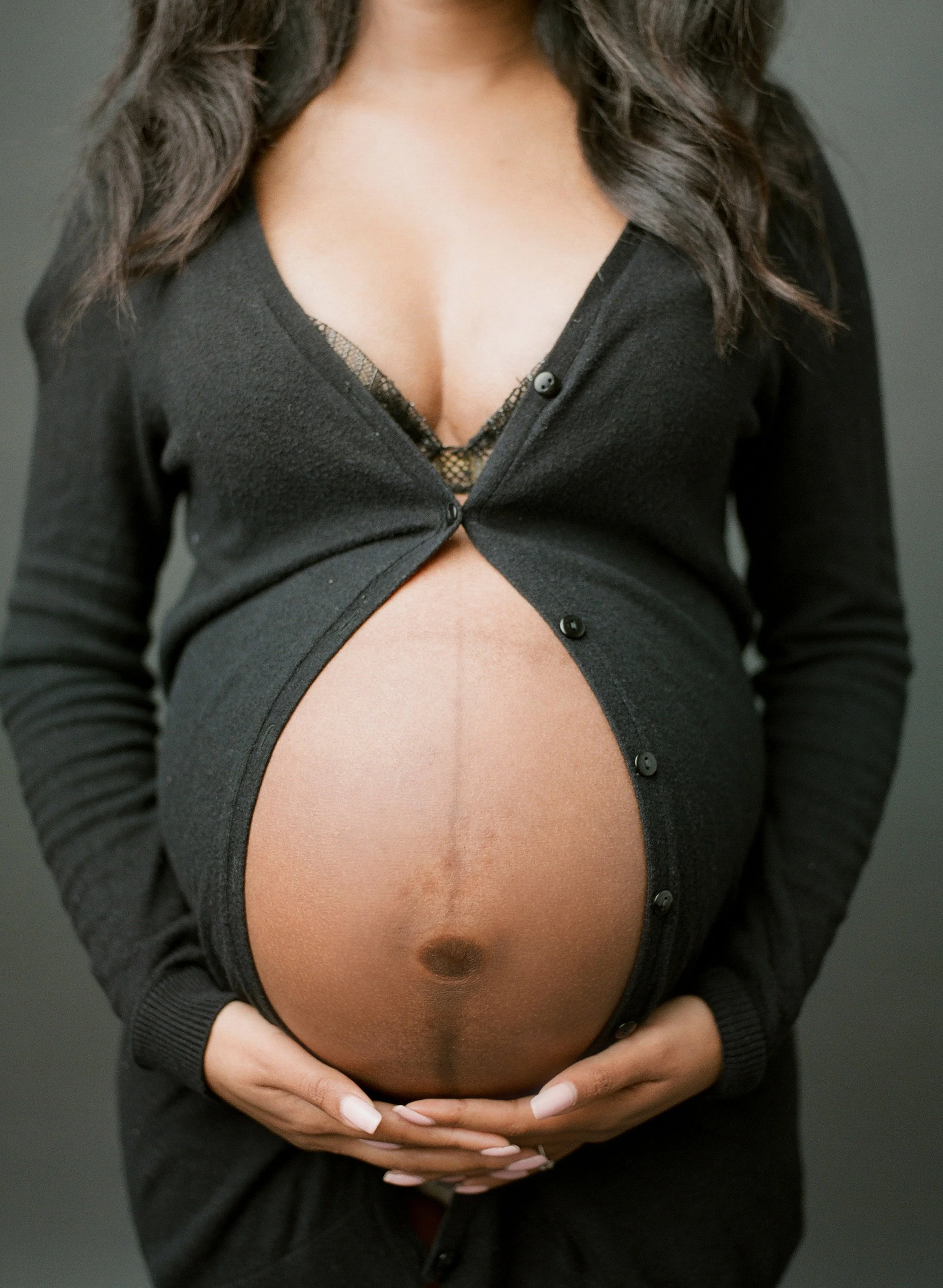 When to Schedule Maternity Photos in Seattle: The Best Weeks and Why Timing Matters