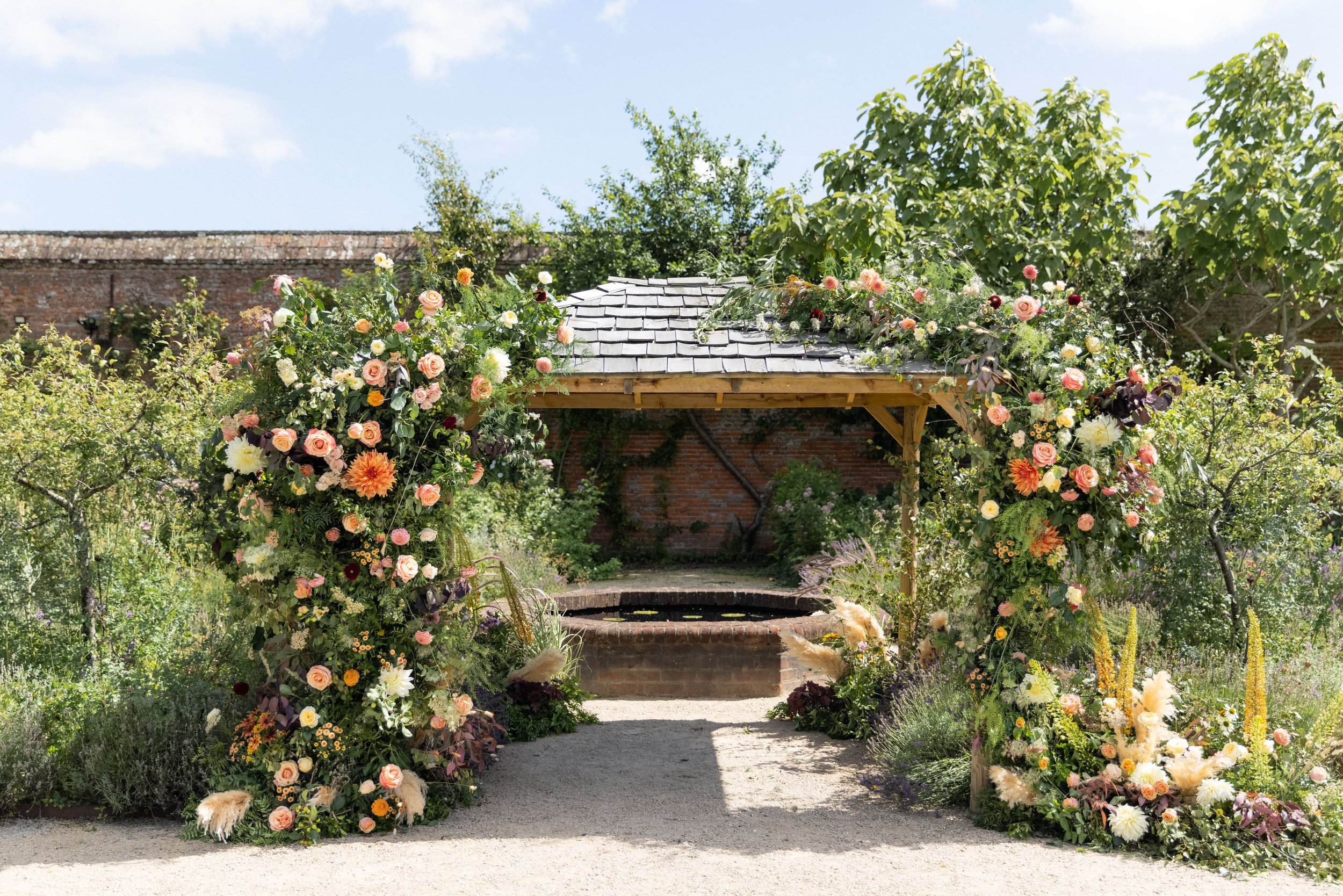 Cowdray-walled-garden-wedding-Anneli-Marinovich-Photography-34.jpg