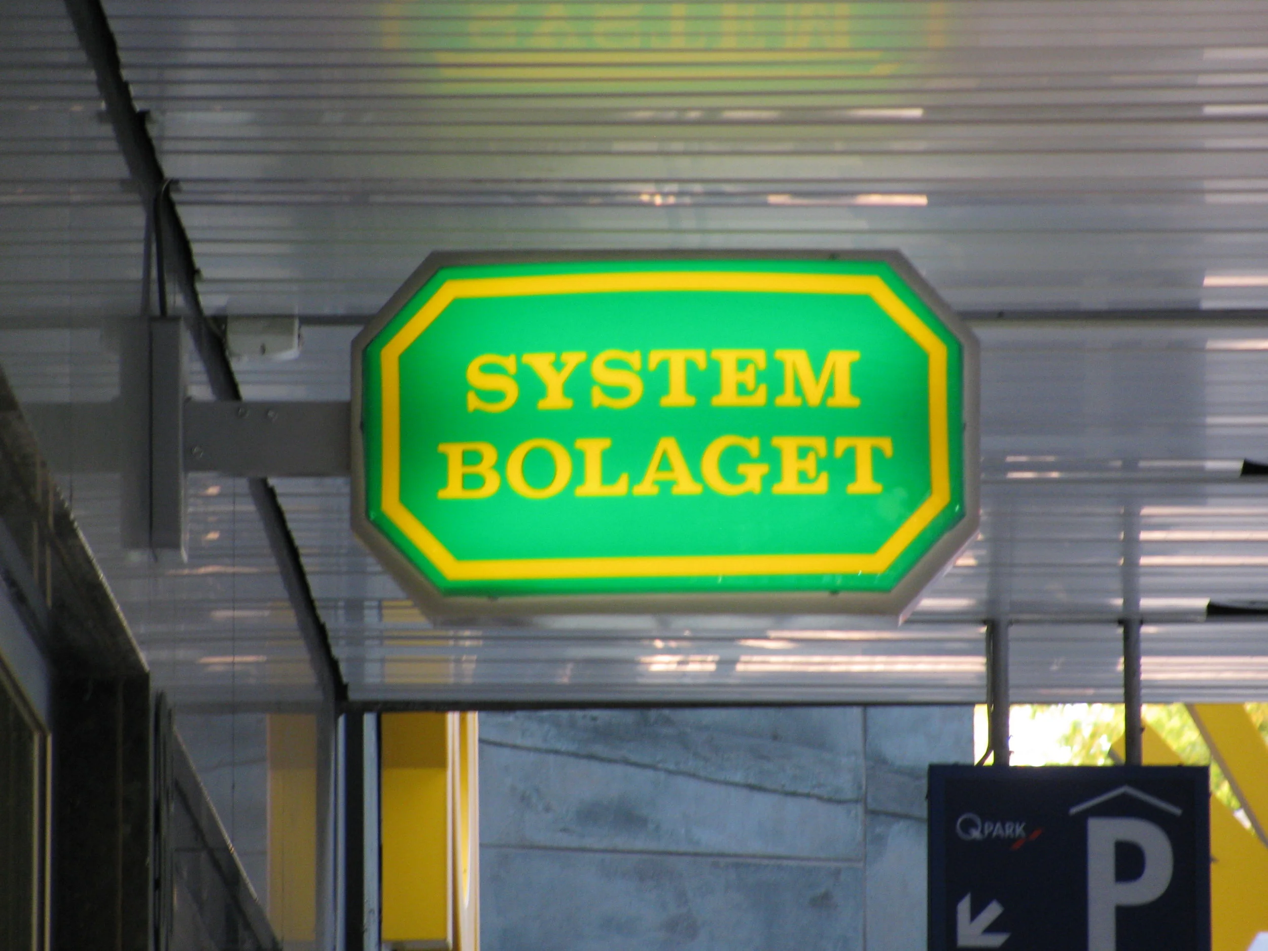 О горьком, сладком и полусладком – об алкогольной монополии в Швеции и магазинах сети Системболагет (Systembolaget)