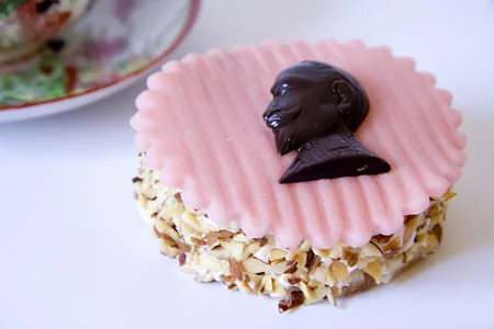 Cъесть голову короля – пирожное Gustav Adolfs Bakelse