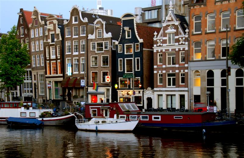 Домики амстердам цены на недвижимость в европе