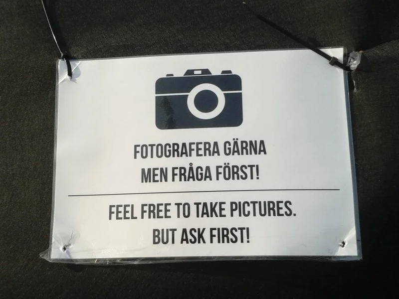 "Фоткайте на здоровье, только сначала спросите" (того, кого фотографируете)