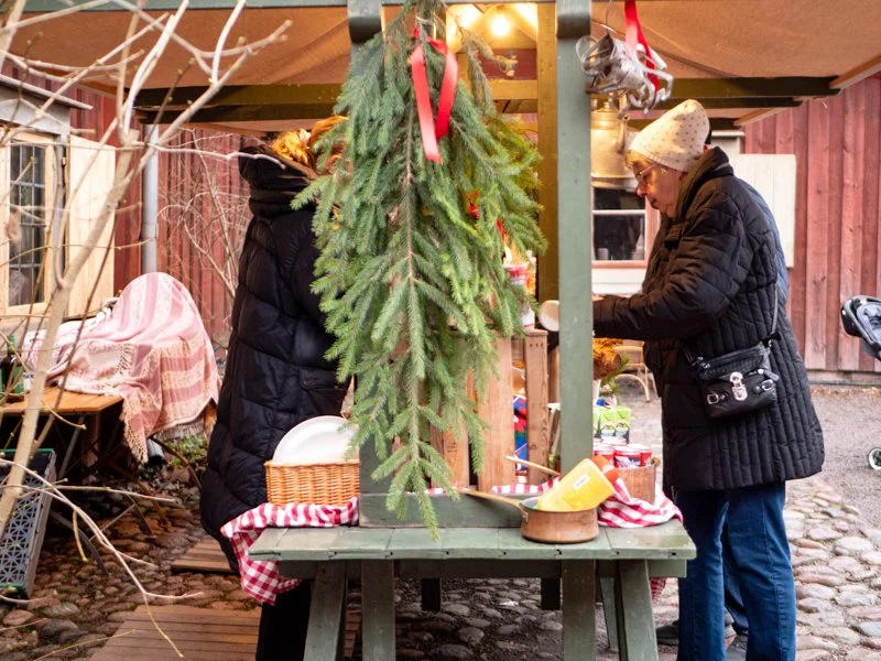 замечательный гид Мария Белая покажет где в Скансене купить вкусности.jpg
