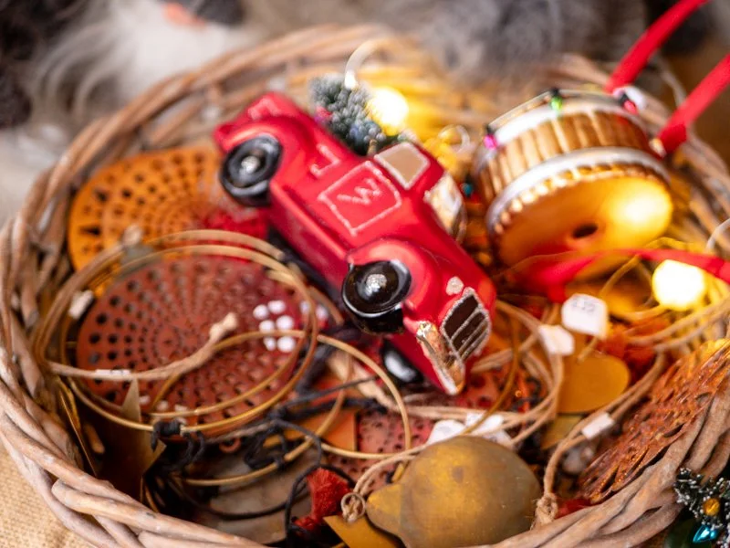 красивые новогодние украшения из новогоднего Скансена.jpg