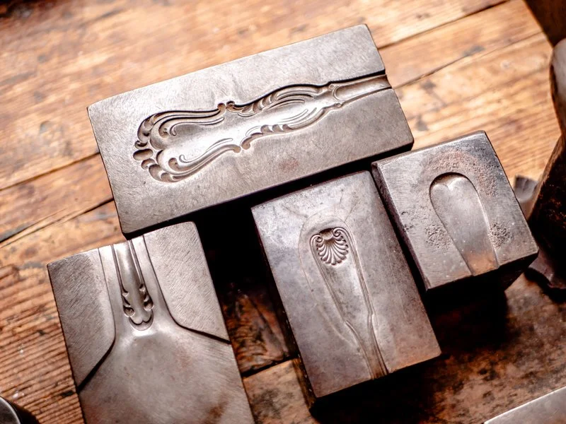 интерьер одного из домиков скансена внутри мастерская ювелира.jpg