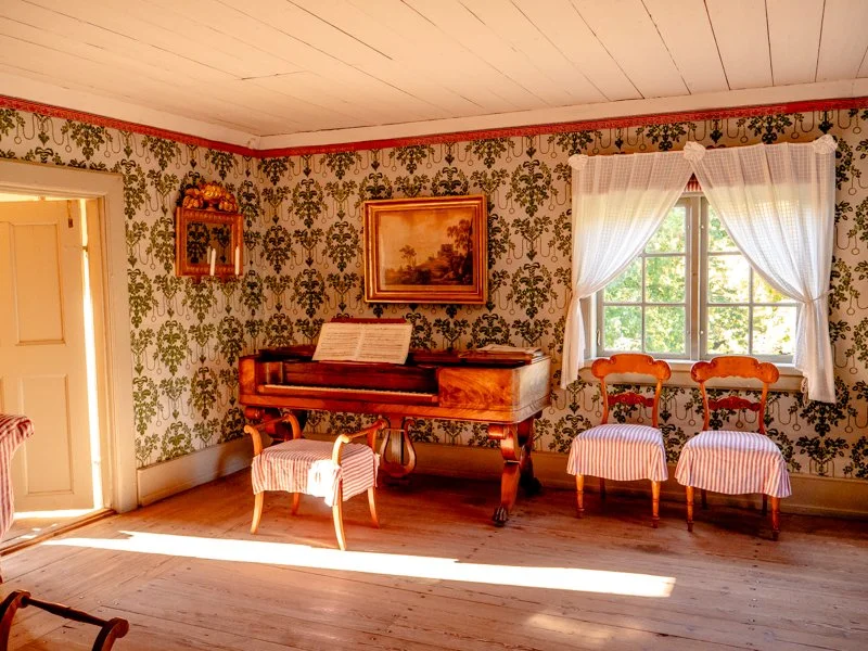 интерьер одного из домиков скансена внутри.jpg