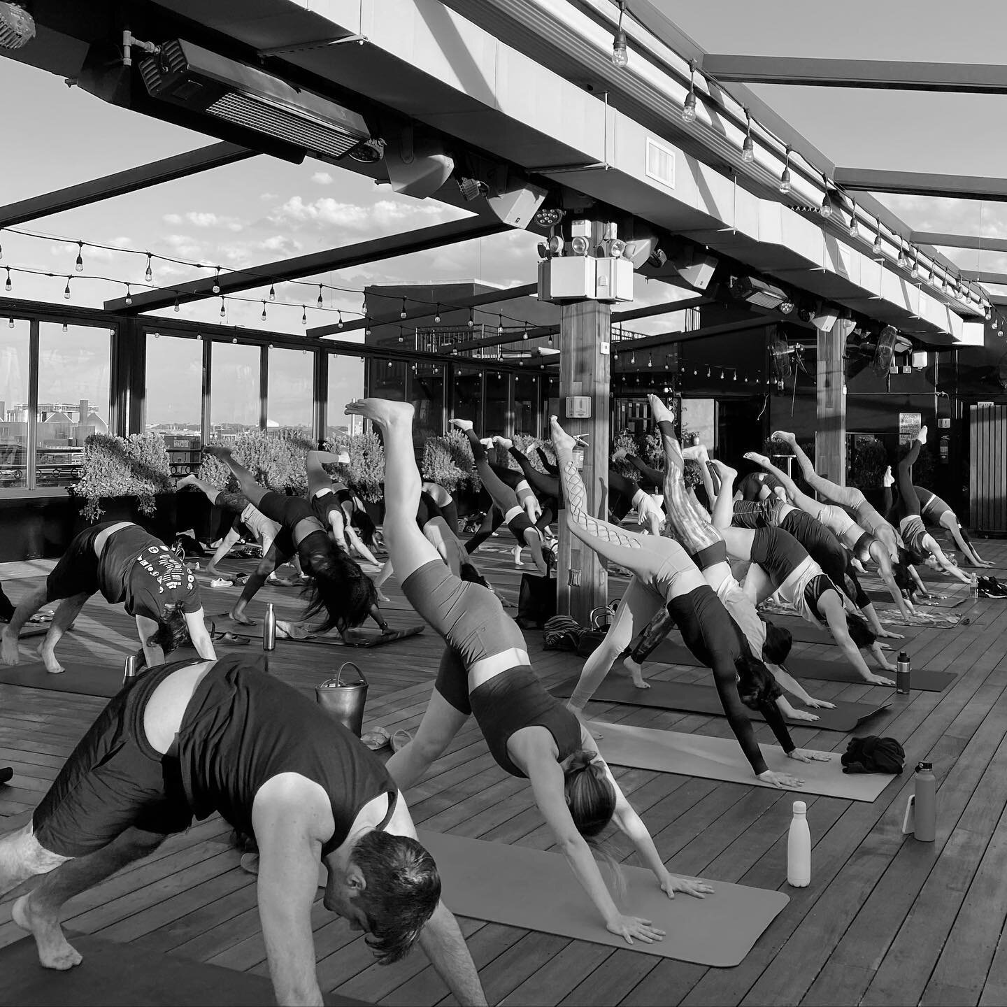 Rooftop Yoga 🧘&zwj;♀️ + Pilates 💪 @theboxhousehotel Tuesdays + Wednesdays at 6:30 pm 🎉🙌💯❤️

✨ Tonight - Power Yoga with @alifaz714 
✨ Tomorrow - Inferno Pilates with Maisie

📍77 Box Street in Greenpoint
🔗 yo-bk.com/schedule *sign up under Gree