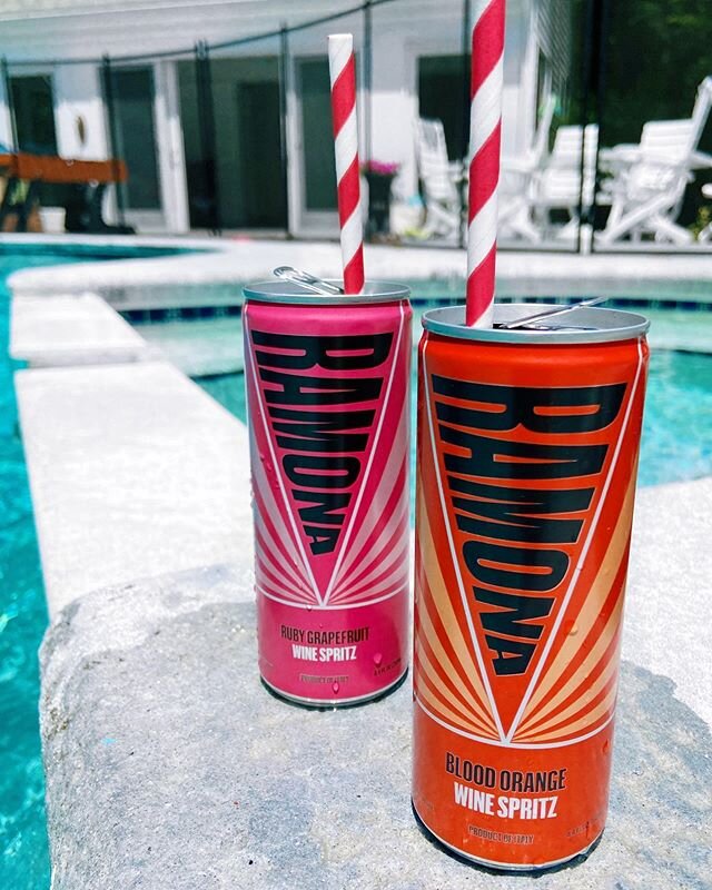 It&rsquo;s Wednesday and I&rsquo;m already feeling the weekend vibes! ☀️ .
.
Loving Ramona&rsquo;s new Blood Orange spritz flavor! Made with Sicilian Zibibbo grapes this organic spritz has lots of zip, touch of sweetness with vibrant bubbles! Perfect
