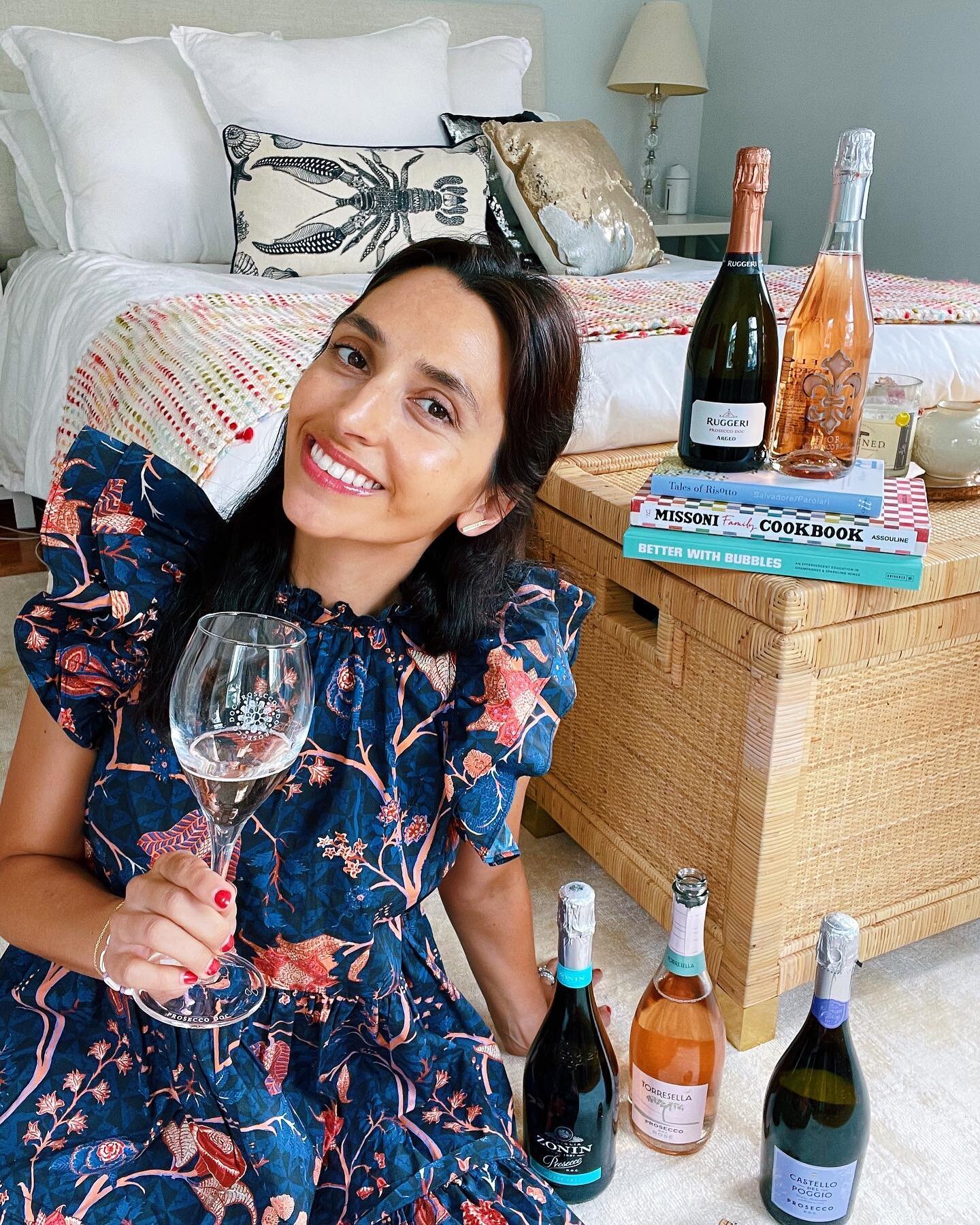 Cin Cin, it&rsquo;s #NationalProseccoWeek 🥂 and I&rsquo;m popping all the bottles with @ProseccoDOC_USA! Are you? 🇮🇹 

🎉 To celebrate SIP WITH ME and SWIPE RIGHT for 3 FUN FACTS on the Prosecco DOC that may be NEW news to you!

💥 POP in the comm