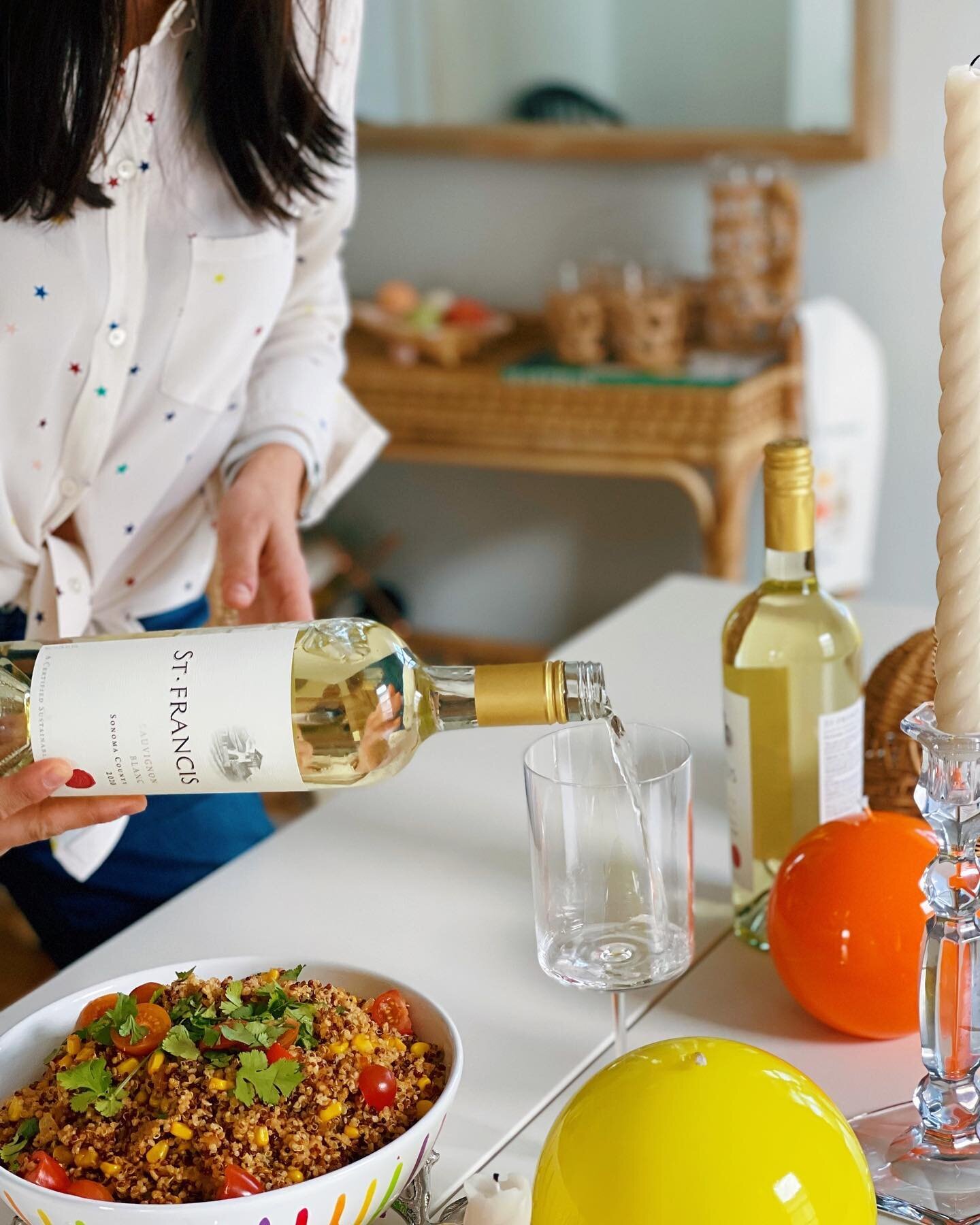 🌸 SAVE THIS POST FOR YOUR SPRING SOIR&Eacute;E! 🌸⁠
⁠
Daffodils are beginning to appear and spring dishes are starting to inspire! There is nothing like stepping into Spring with a zesty and mouth-watering Sauvignon Blanc paired with a delicious Qui