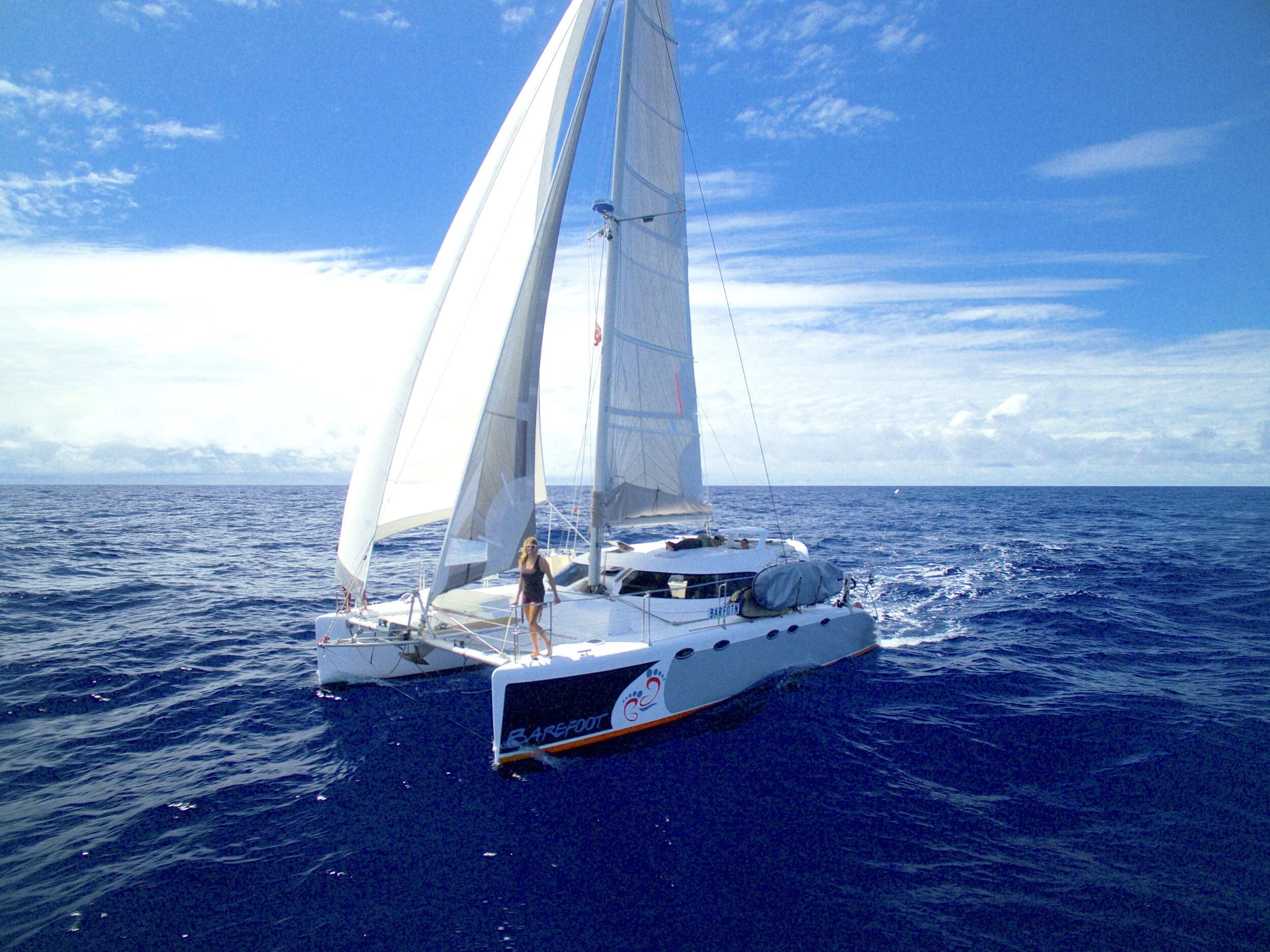BAREFOOT Sailing 02.jpg