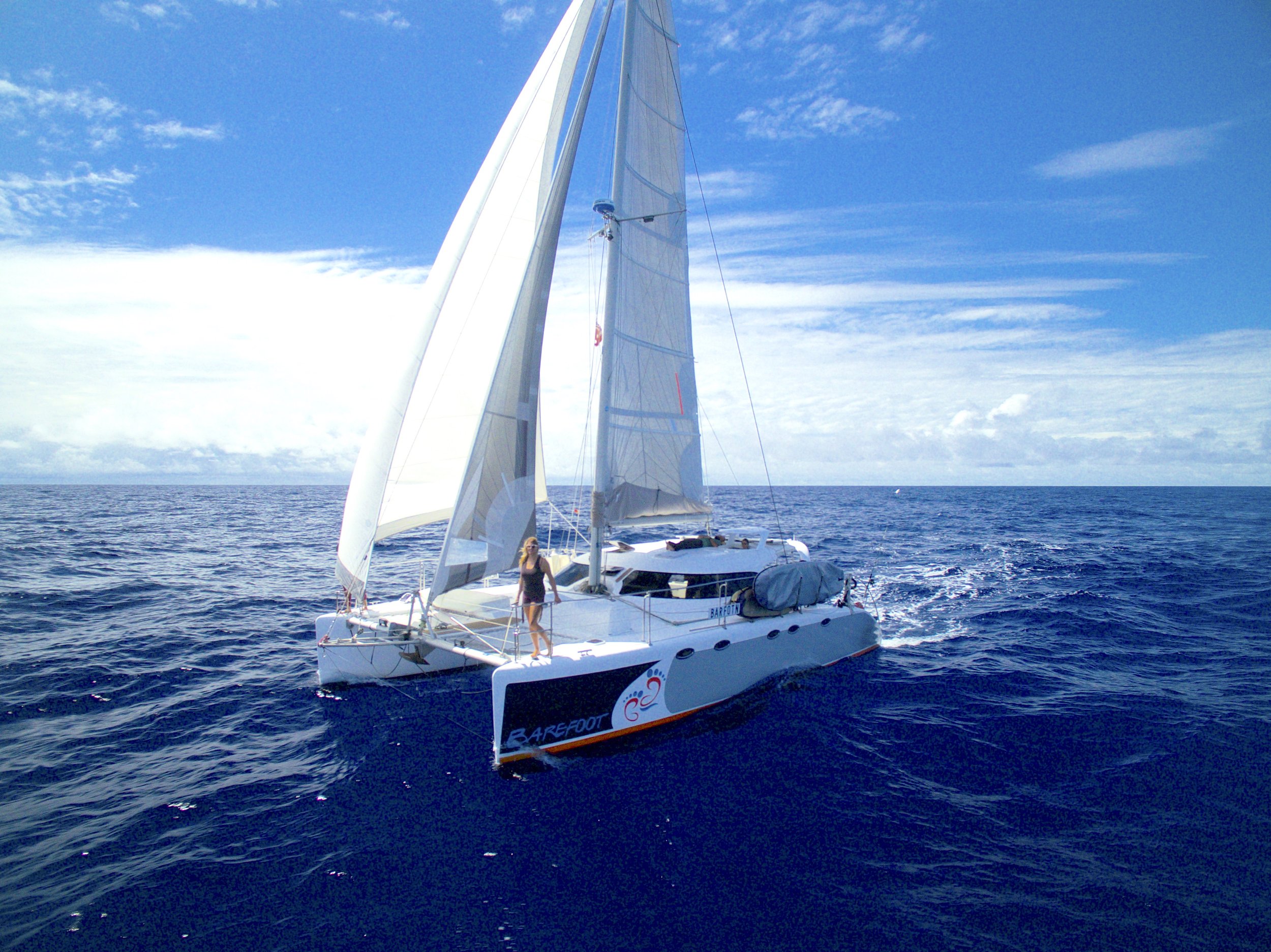 BAREFOOT Sailing 02.jpg