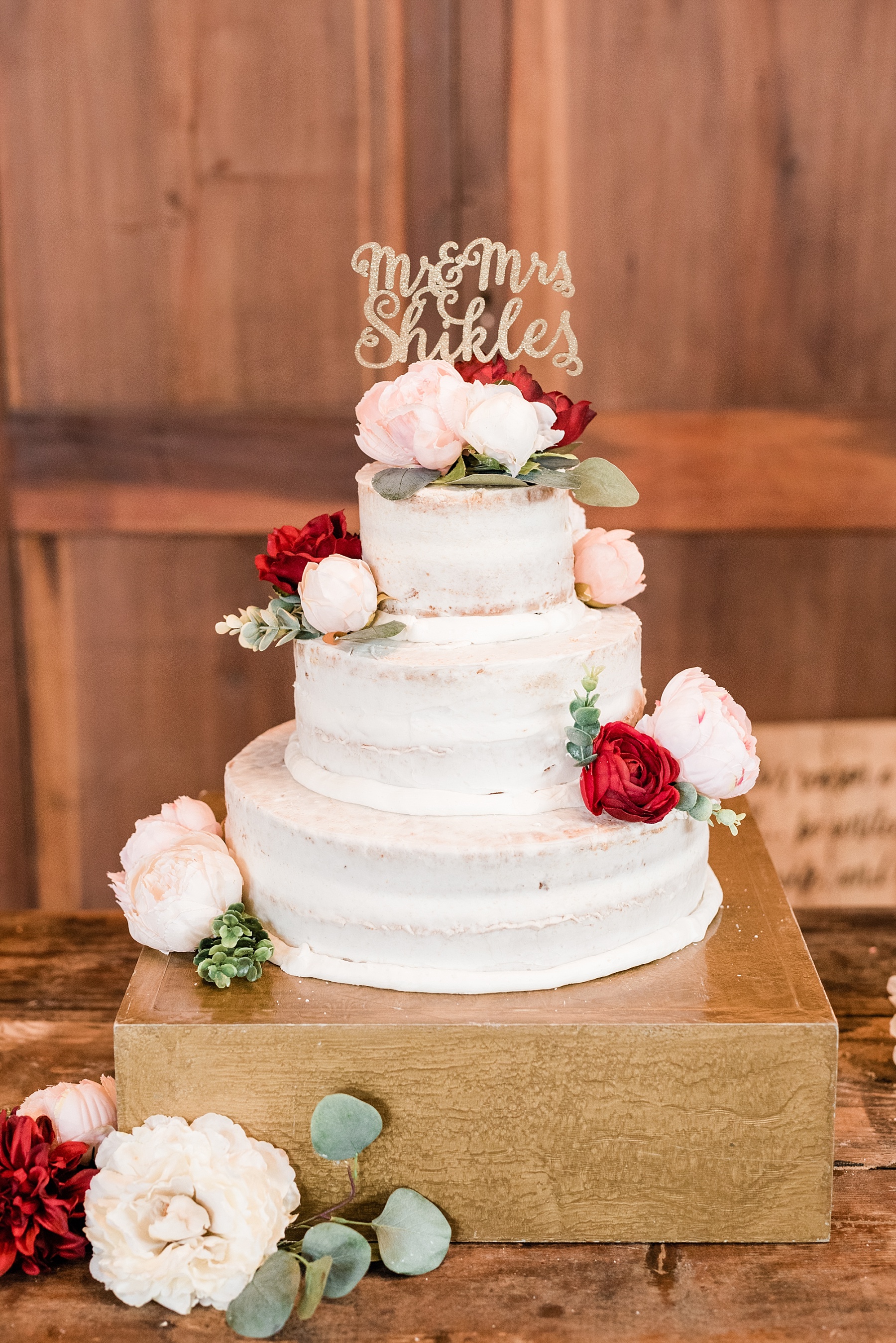 Lakeside Wedding in Fall at Mighty Oak Lodge by Misouri Wedding Photographer Kelsi Kliethermes Photography_0035.jpg