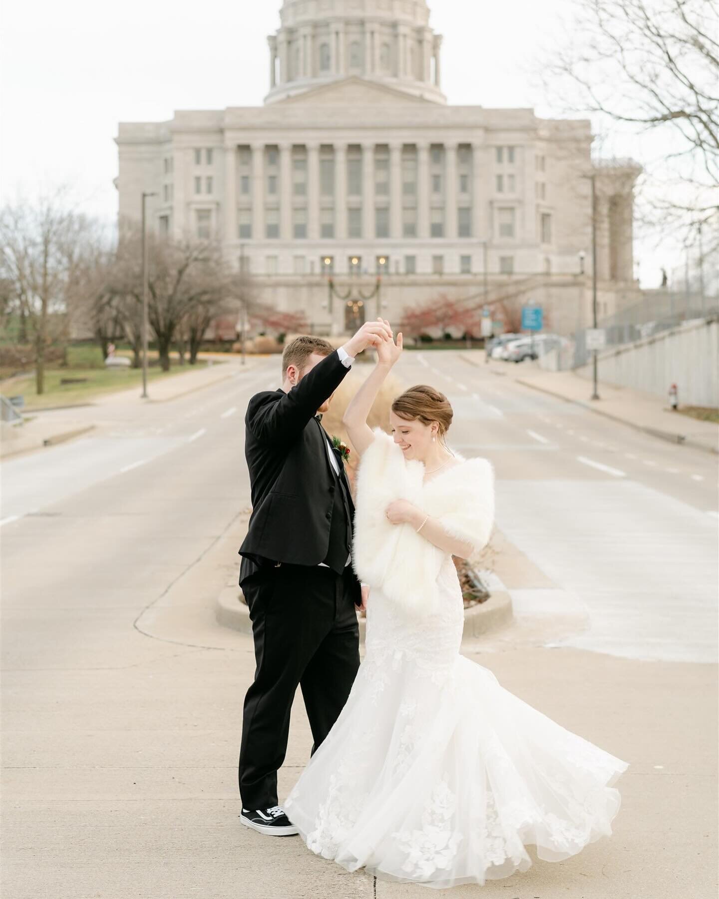 Sharing a look back at Veronica and Jim&rsquo;s most joyous and gorgeous winter wedding ❄️🩵❄️.

This was my third Donovan Family Wedding, and each time it felt like I was in the presence of my own family. What incredible, down to earth, full of fait