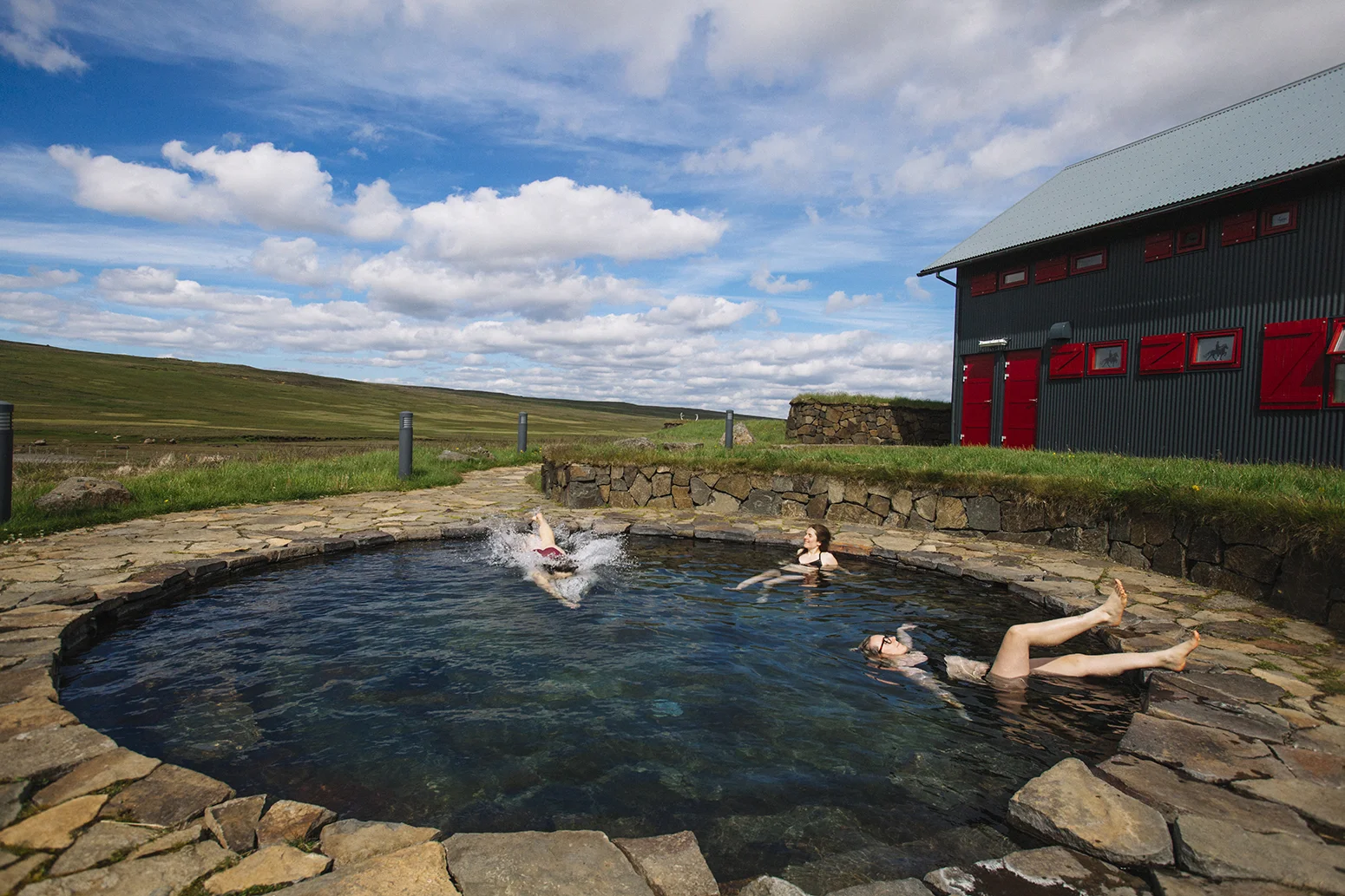 2_Rhombie_Hotspring_1.jpg