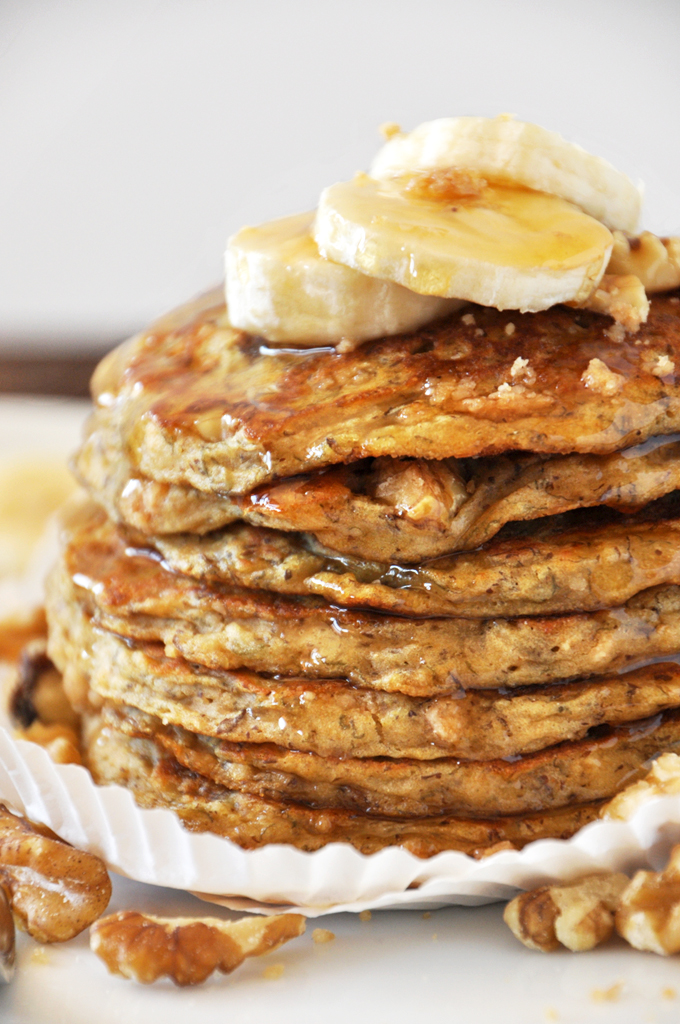 VEGAN-BANANA-NUT-MUFFIN-PANCAKES-minimalist-baker.jpg