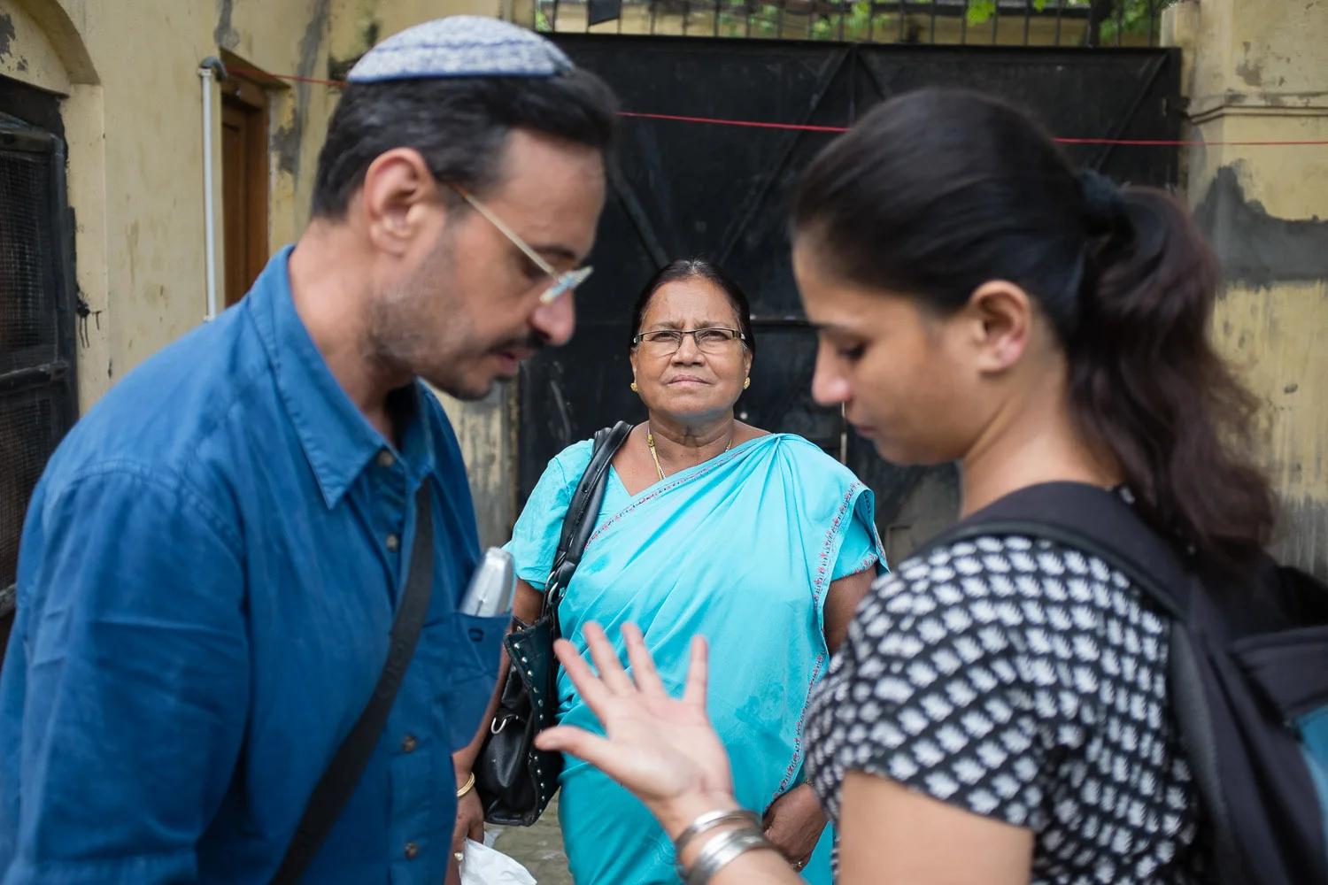 Mitana and Shalom are very close. The closer moving day arrived, the more visibly upset Mitana became. "I just can't believe i won't be able to see him in person anymore".
