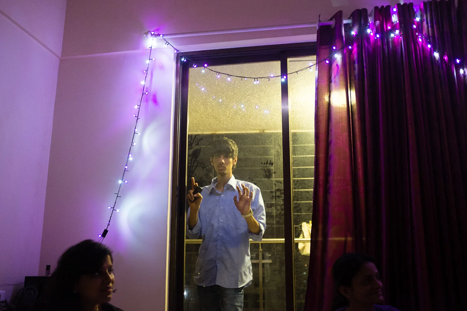 At Leya Elias' home in Mumbai, friends gather after the Sea Prayer services. Talk frequently revolves around who is leaving for Israel and why they should or should not go.