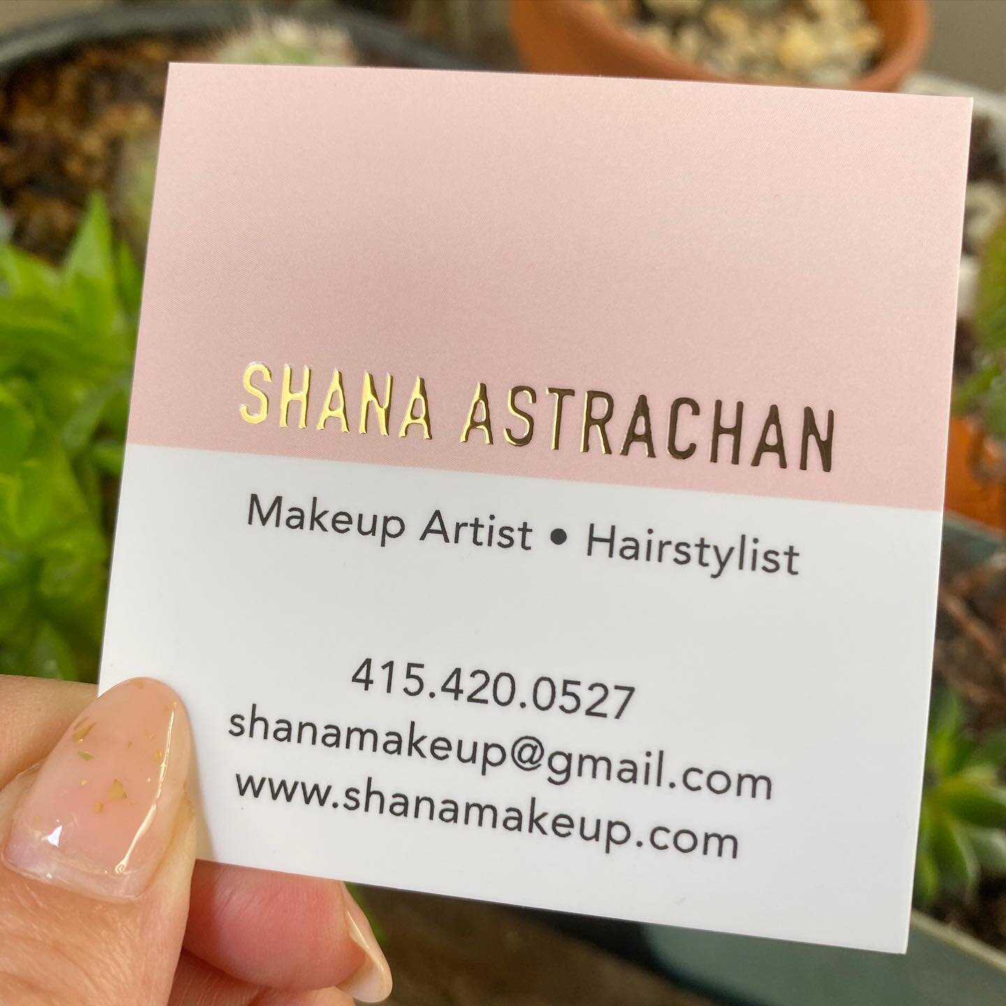 The reverse side of my new business card I designed for myself ✨

All my info:
Shana Astrachan
shanamakeup@gmail.com
‪415.420.0527‬
www.shanamakeup.com

#makeupartist #makeupandhair #bayareamakeupartist #bayareamakeupandhair #goldfoil