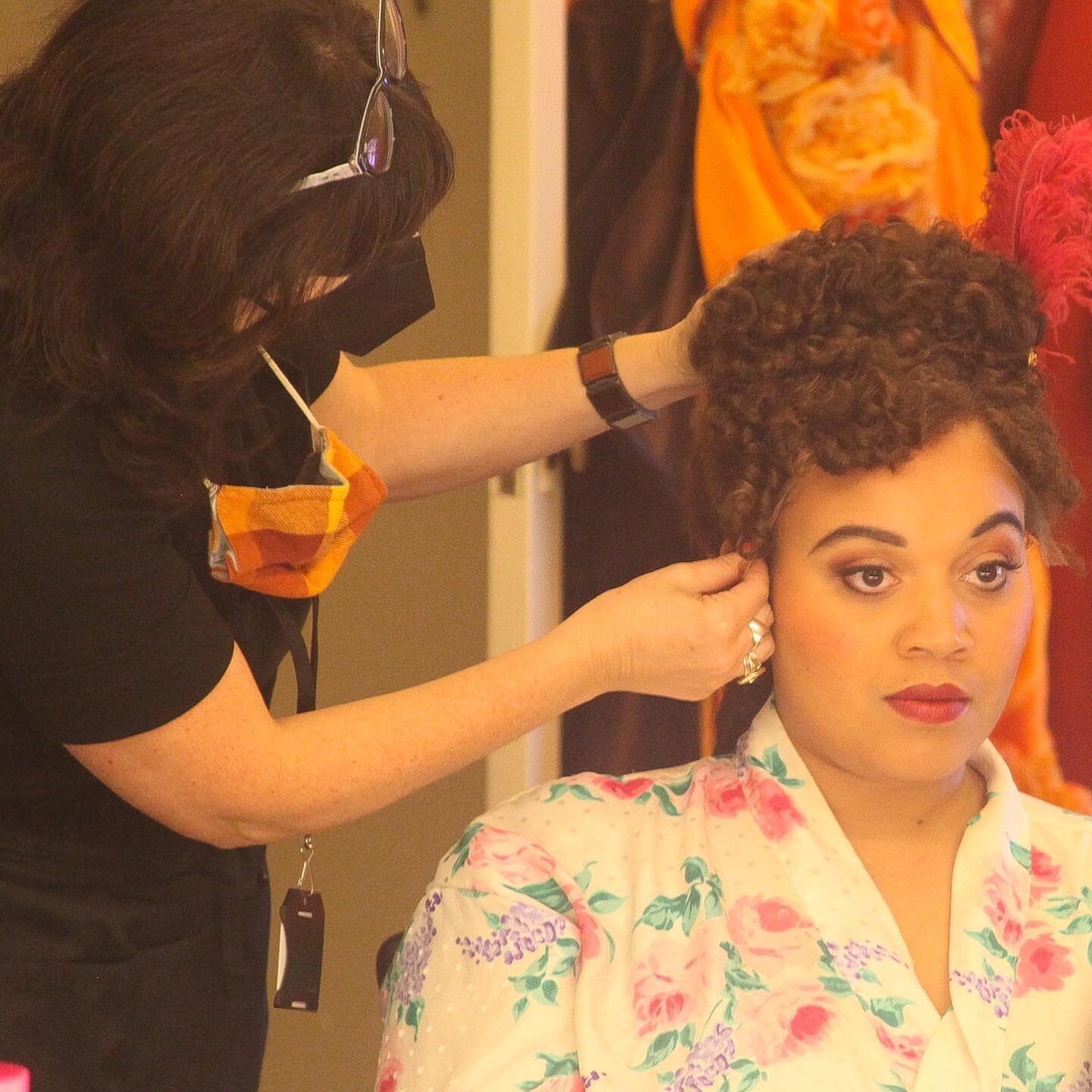 Me doing makeup and wig application at @sfopera for La Traviata with @taylorelaineraven as Flora.
#sfopera