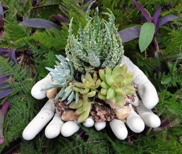 A hand full of plaster fun