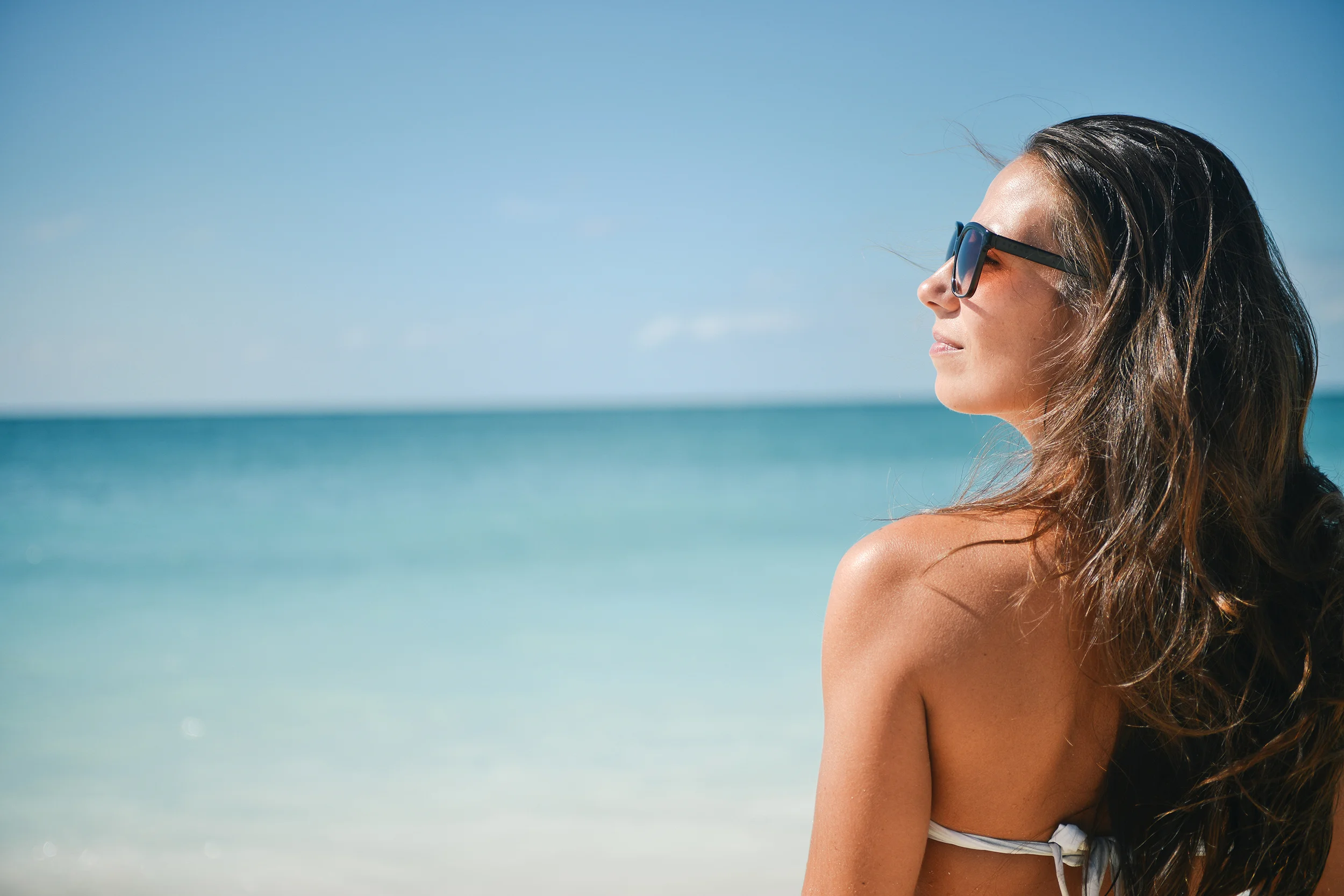 sea-sunny-person-beach2.jpg