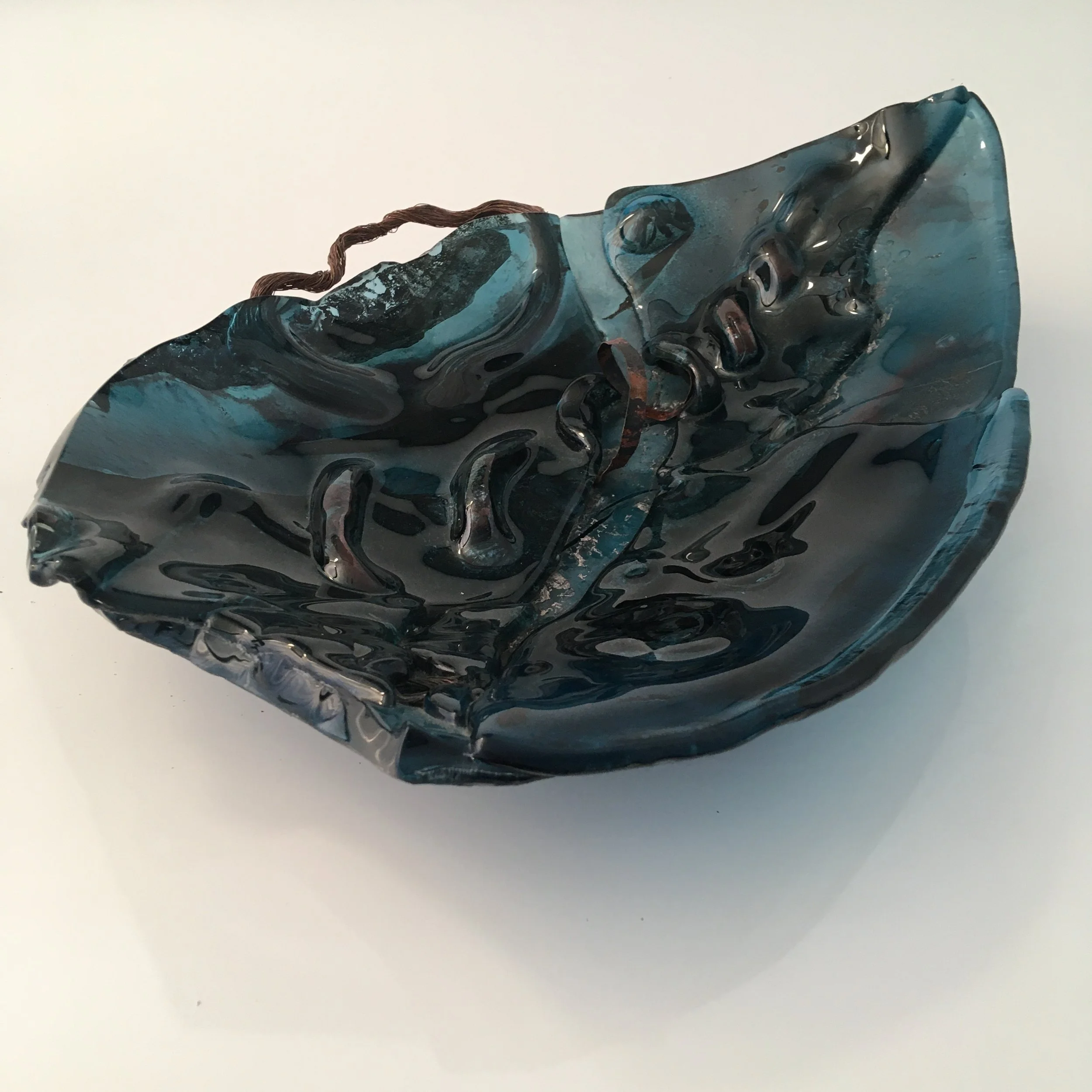 SEABED ERYKA ISAAK 25 x 30 x 8 cm.JPG