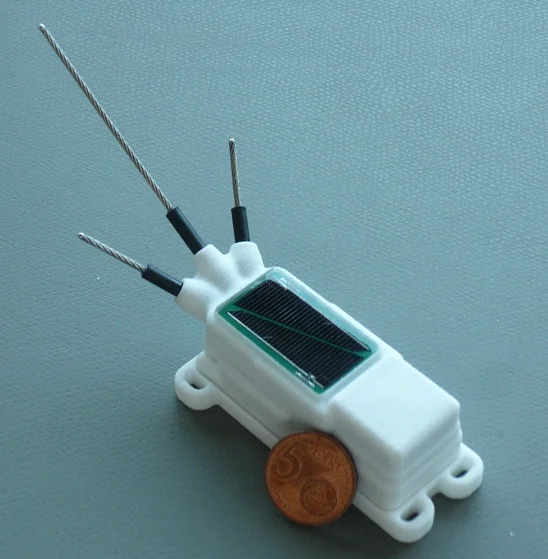 Bird Solar GPRS 48g_Orginal_old with only 2 solar panels, white stork version.jpg