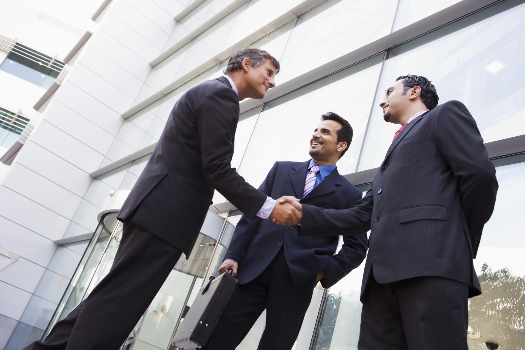3 Effective Ways to Build Rapport with Clients