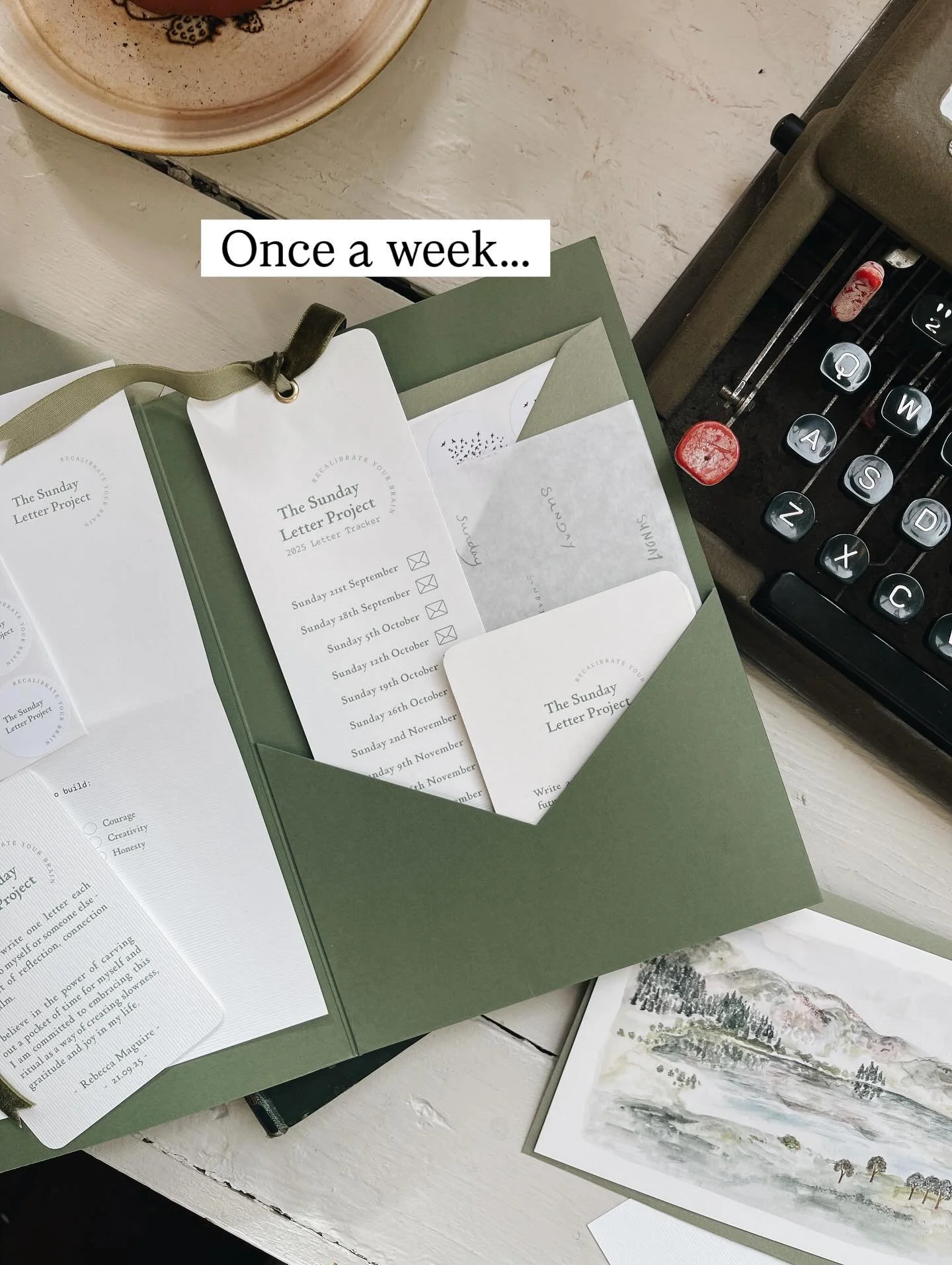 &lsquo;It&rsquo;s my new favourite part of a Sunday&hellip; cup of tea, my new pen and writing paper&rsquo; - Jade 🥰🖋️ Tag a friend who you could join with in the comments, and take the free pledge at thesundayletterproject.com