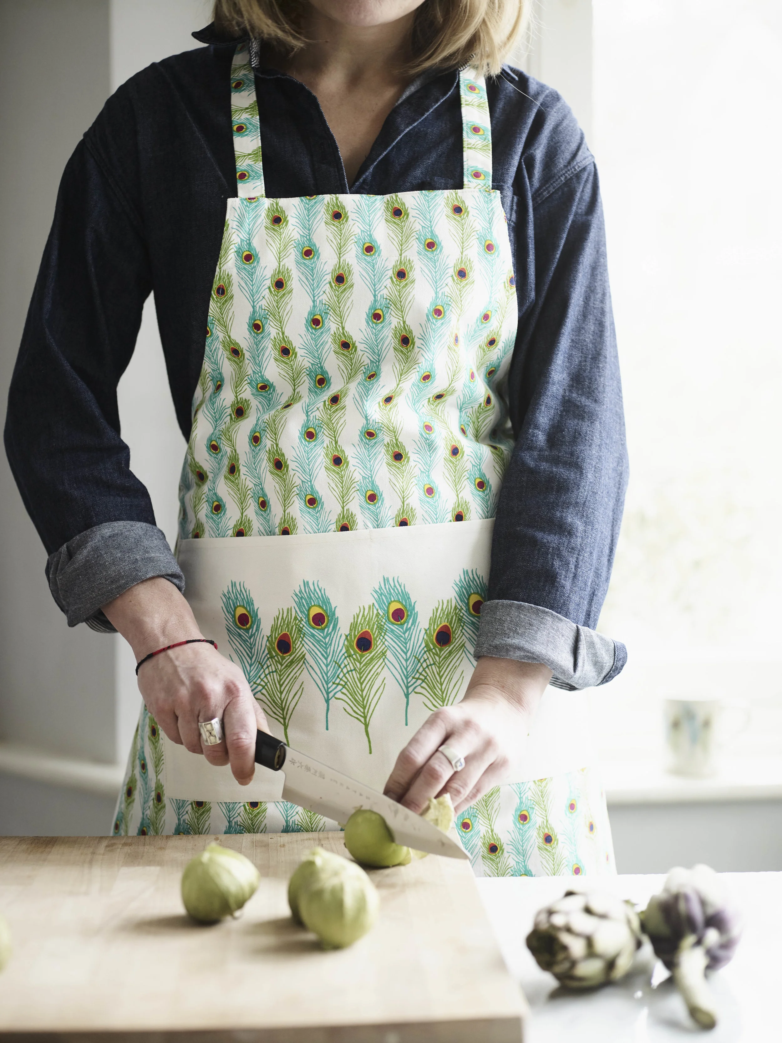 SHOT_7_PEACOCK_APRON_.jpg