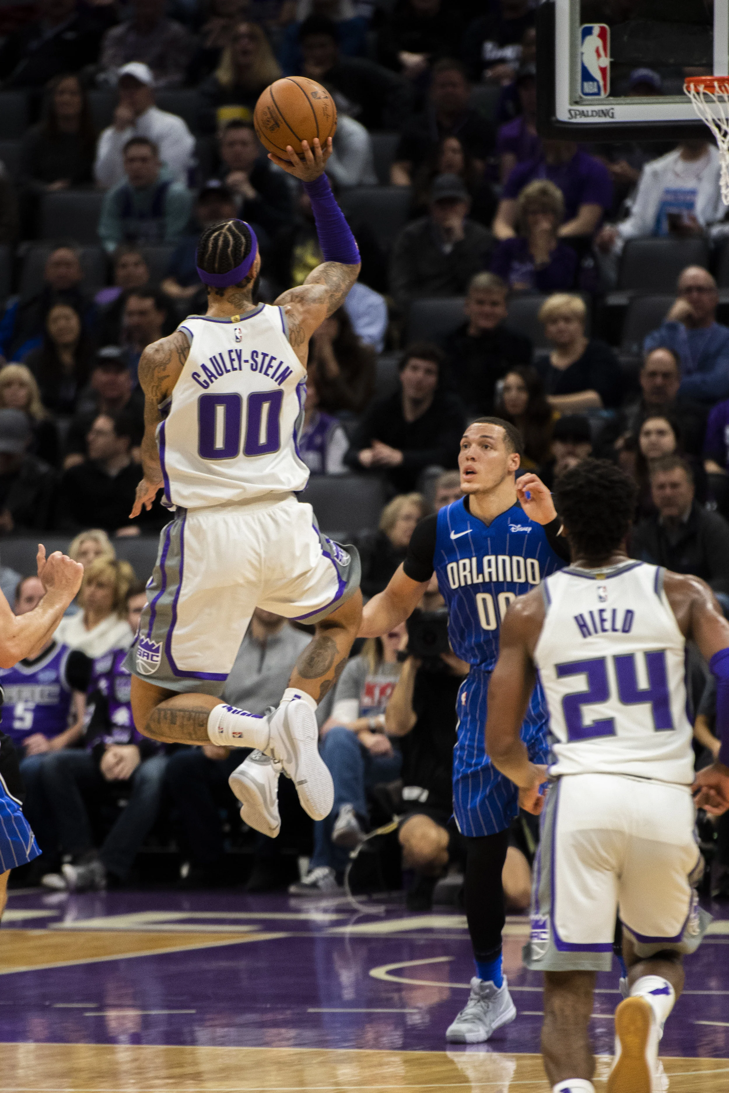 Willie Cauley-Stein finished with 11 points and 11 rebounds for his second consecutive double-double as well as his 15 th double-double of the season.