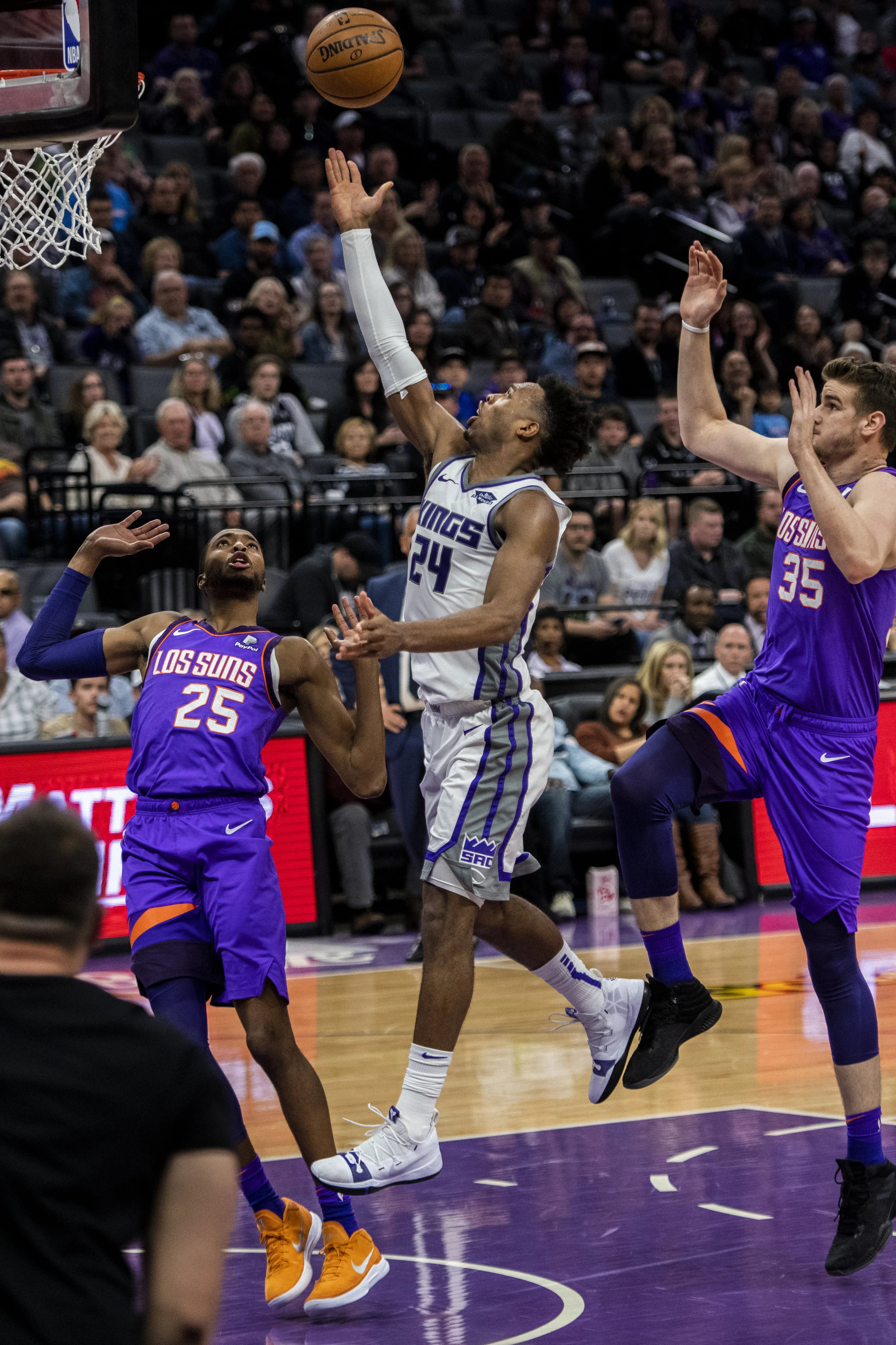 The Kings shot .424 percent from the field while holding the Suns to .409 percent from the field. Sacramento moves to 30-9 on the season when outshooting their opponent.