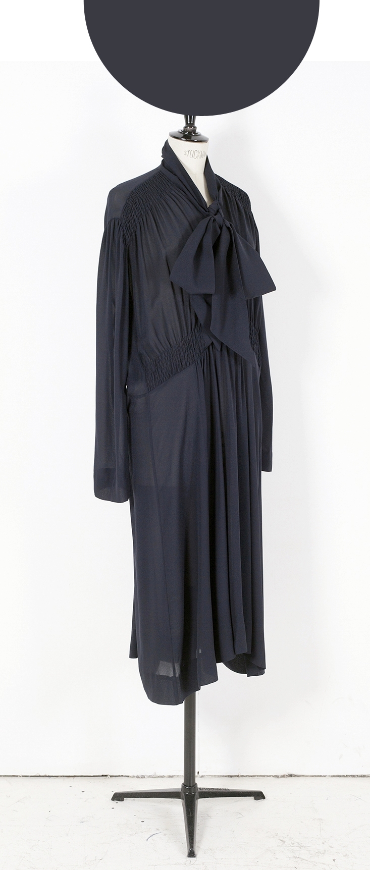 03D NAVY/ Plain Long Sleeve Midi Dress