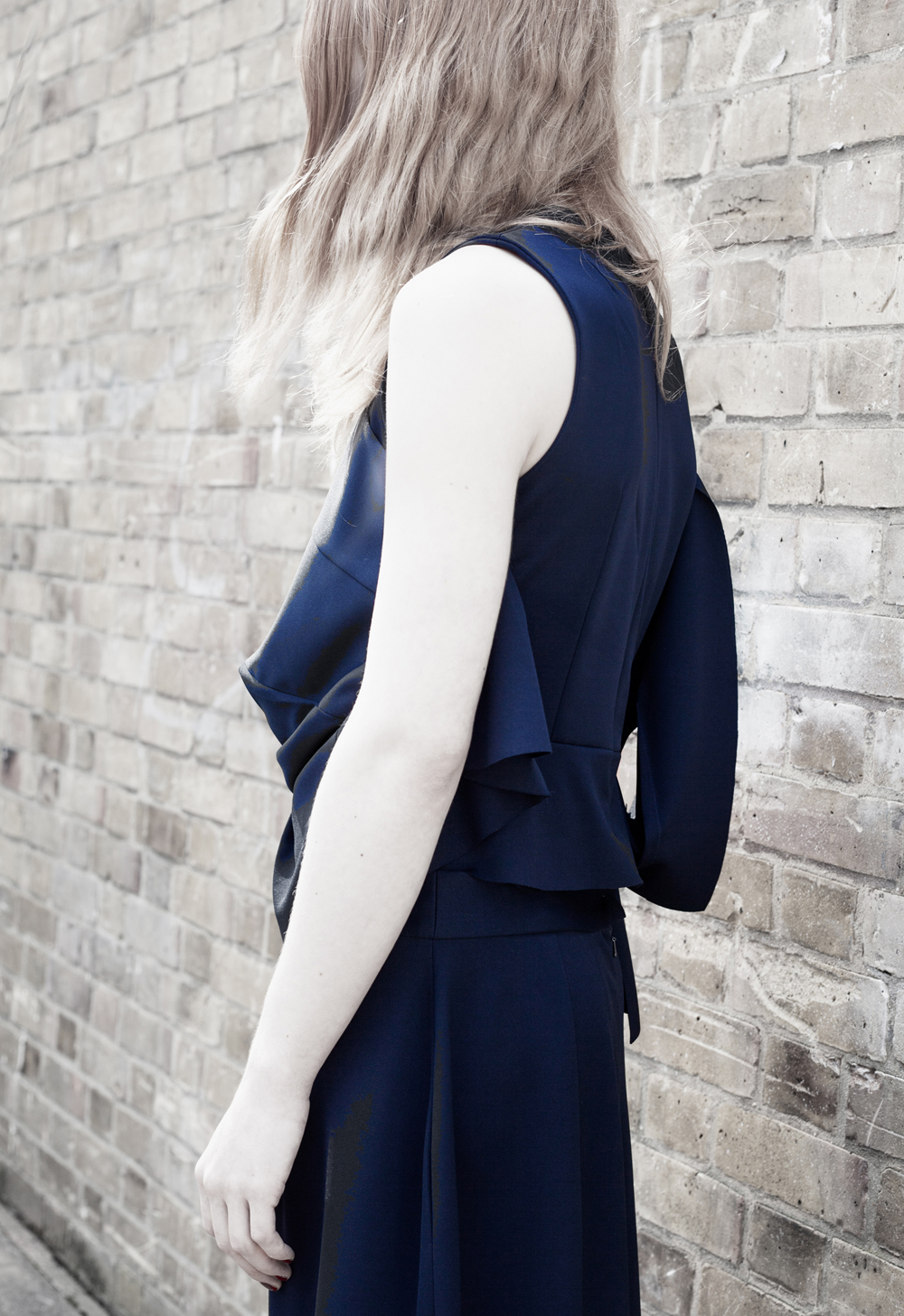 DRESS label Crisis Collection 2017 Look book Classic, fitted short sleeve soft-tailored dress with pencil skirt, collapses and twists and is supported by a replica of itself. Collapse/Support Bodice & Oversize Split Dress Skirt Dress-Ltd