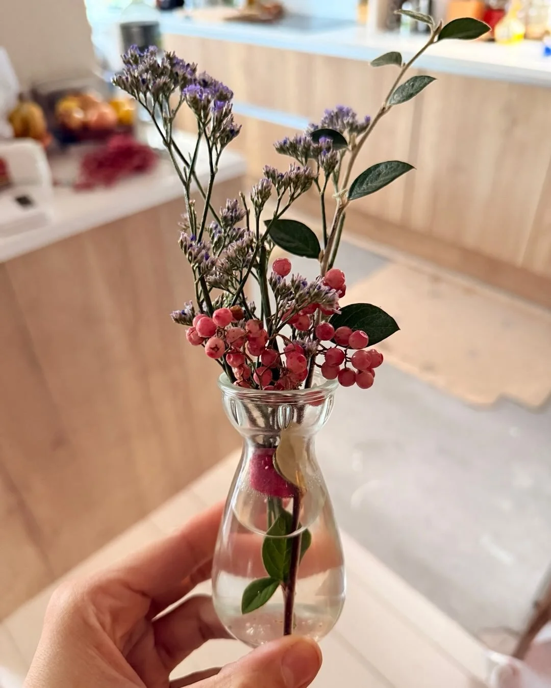 Thanks giving was a blast💥 games, magic performances, gifts, good friends and so much fun!!🤩 #vitalishealthbelfast #gratitude #nature #flowers from #memento and our garden 🪴