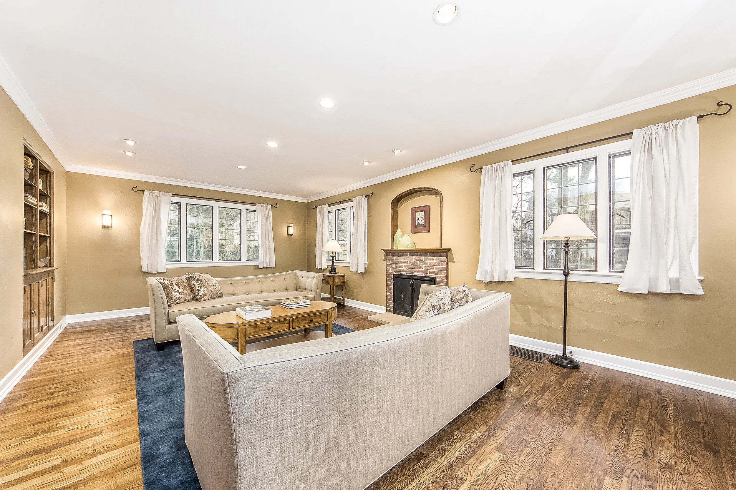 C - 320 Westland [INT] (19).jpg