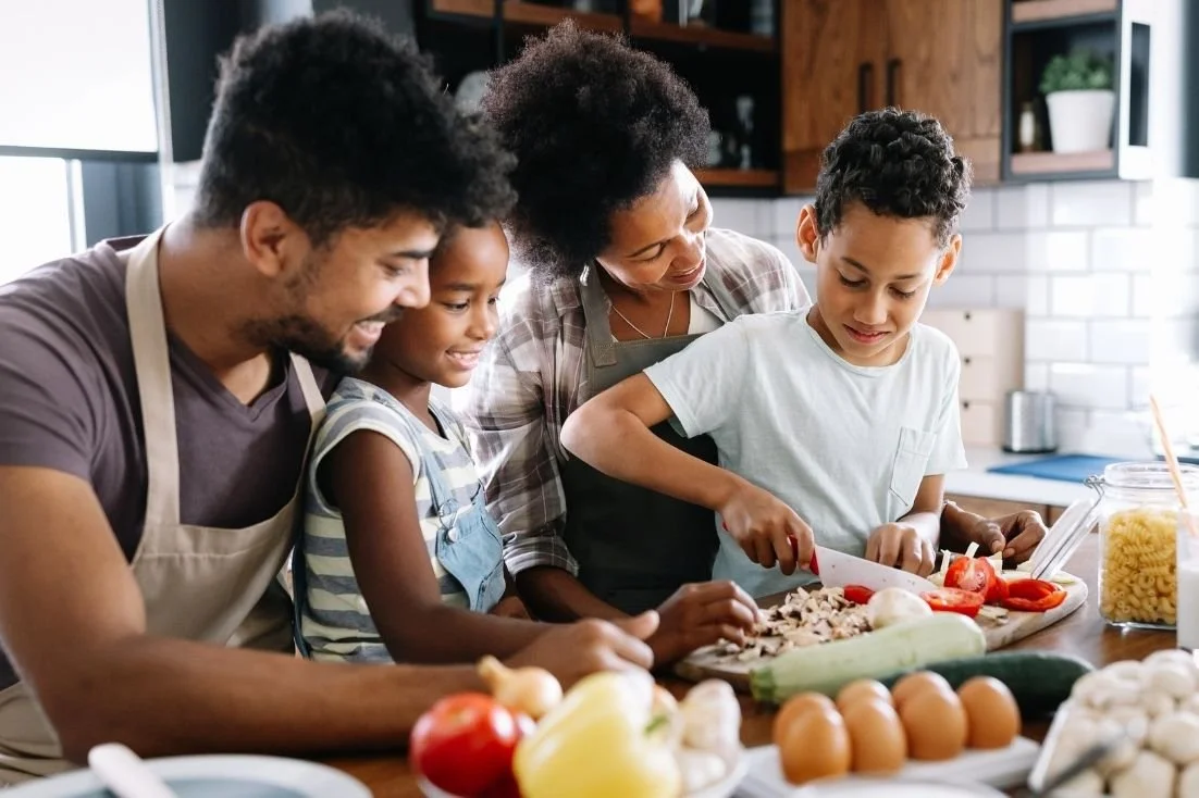 Eating Together: How Mealtime Encourages Bonding