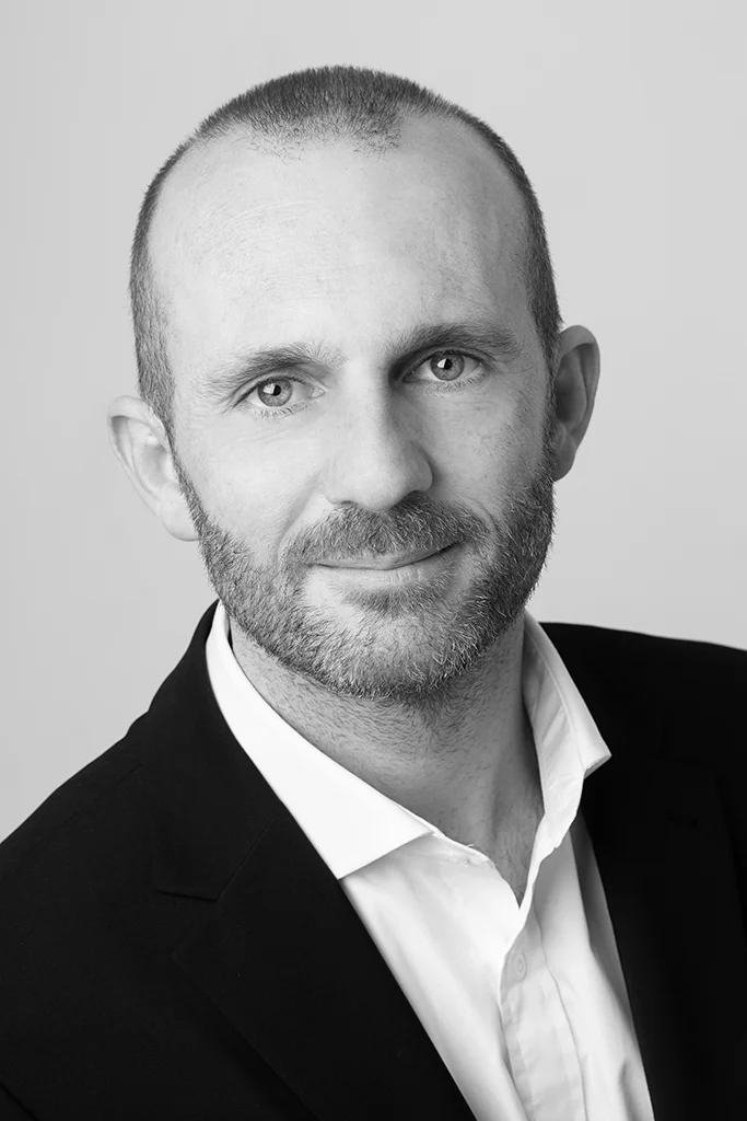 linkedinprofileheadshot.jpg