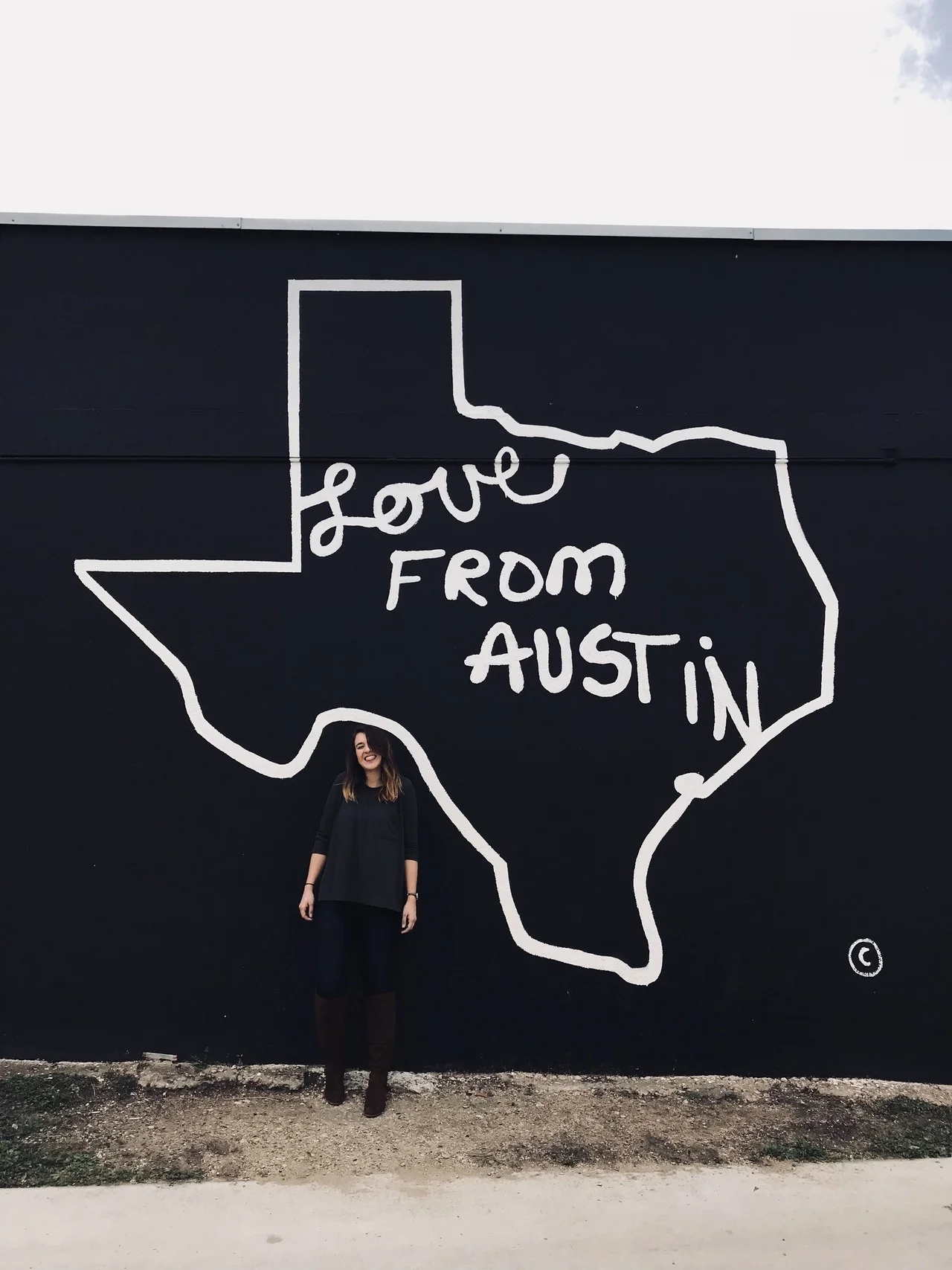 Our travelers’ love finding unique street art on their journeys! Where are your favorite murals?