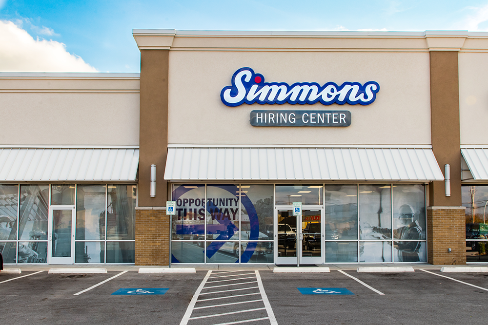 20181109_Siloam_HiringCenterOutside_00003.png