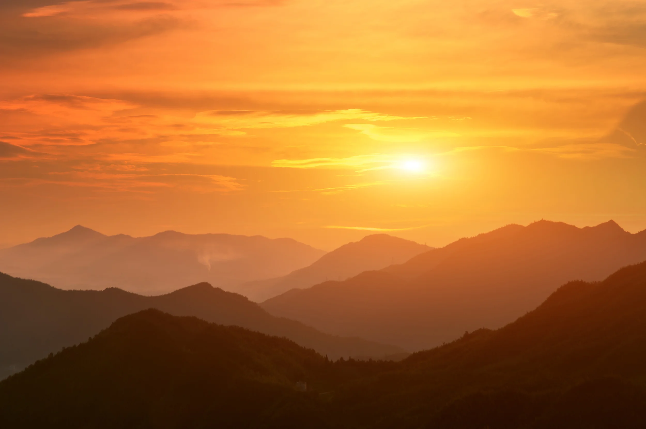Mountains_sunshine.jpg