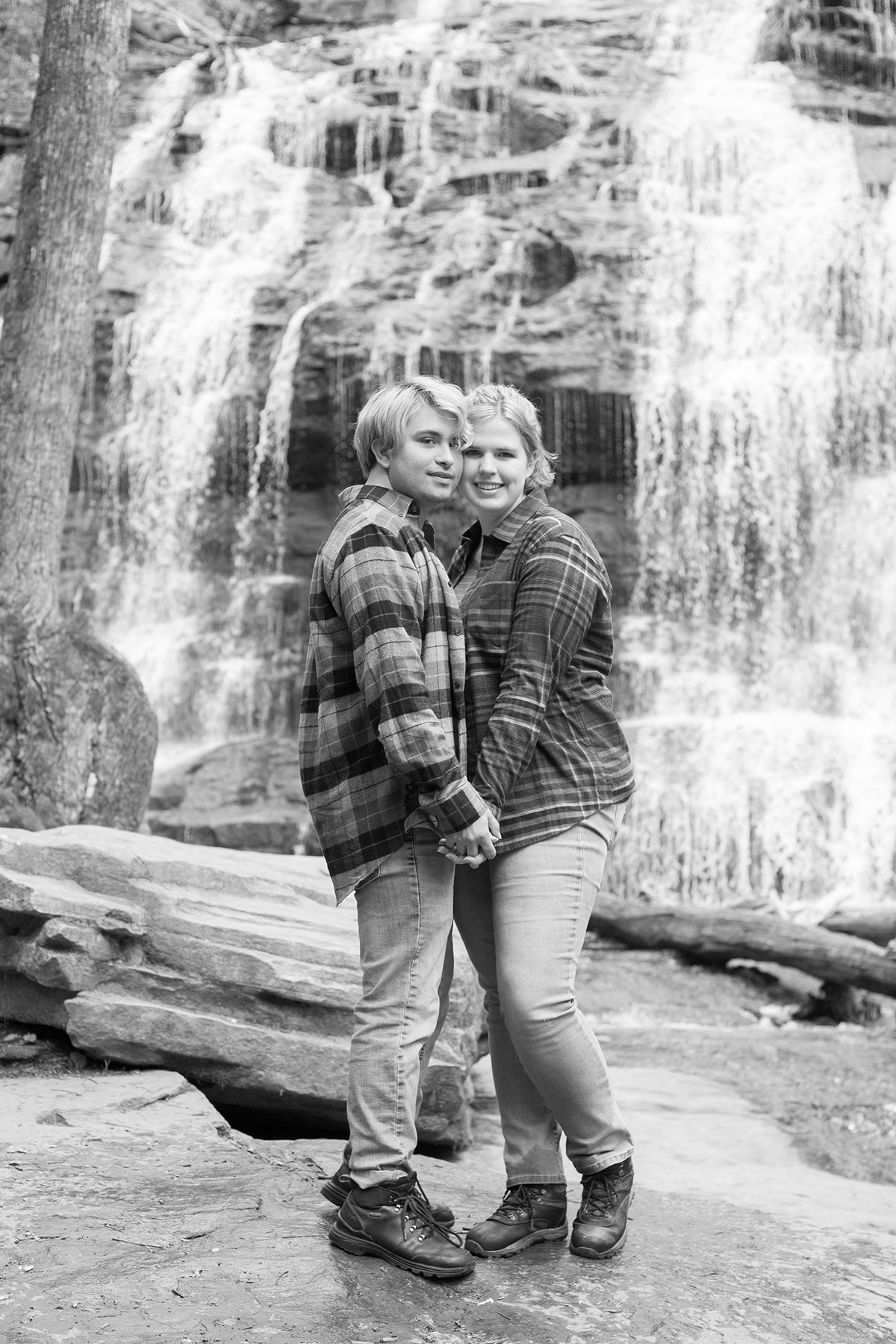 Station Cove Falls Engagement Photos | Christine Scott Photography