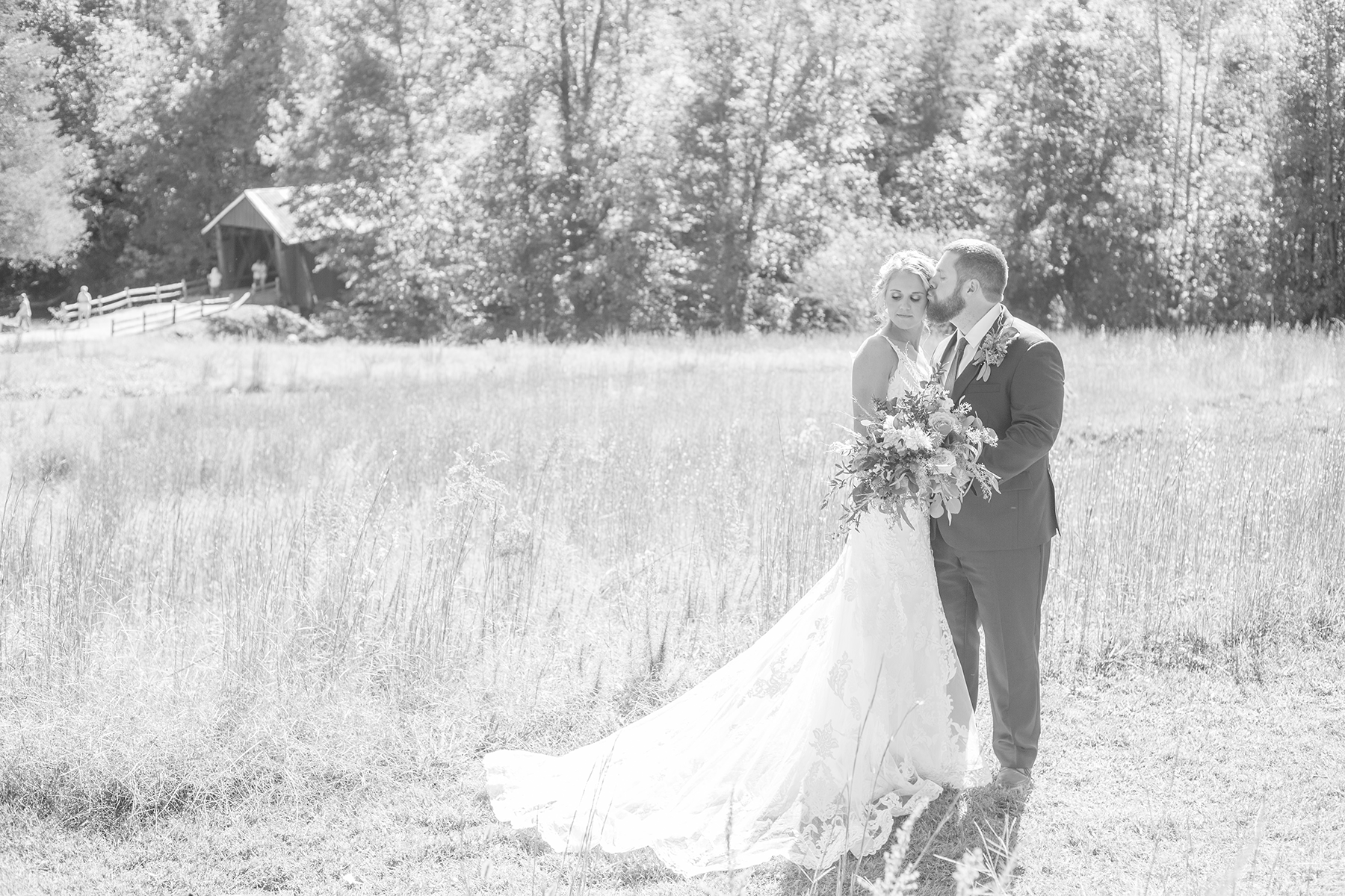 Campbell's Covered Bridge wedding photos | Christine Scott Photography