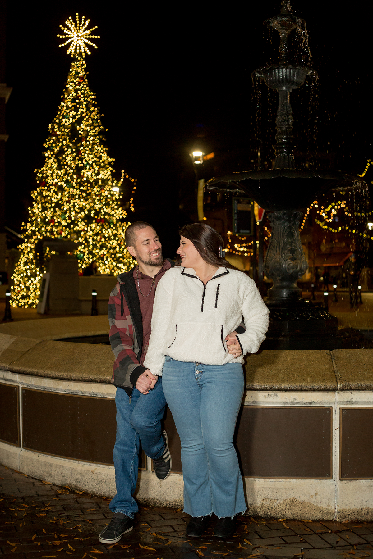 Christmas Engagement photos in Greenville, SC | Christine Scott Photography